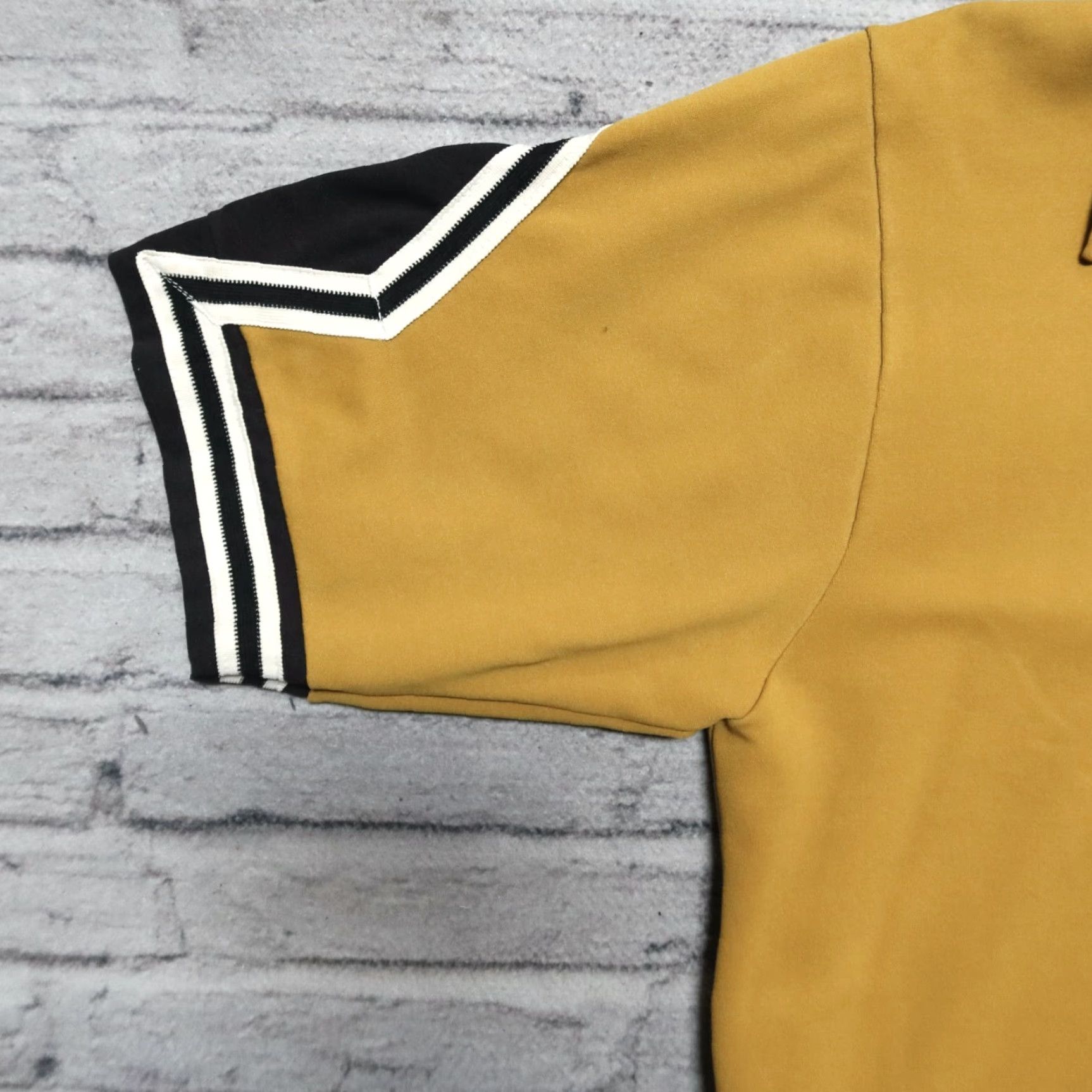 Champion VINTAGE Hayward High School Varsity Basketball Jersey Men L Gold Championship Style Jersey 90s Size US L / EU 52-54 / 3 - 6 Thumbnail