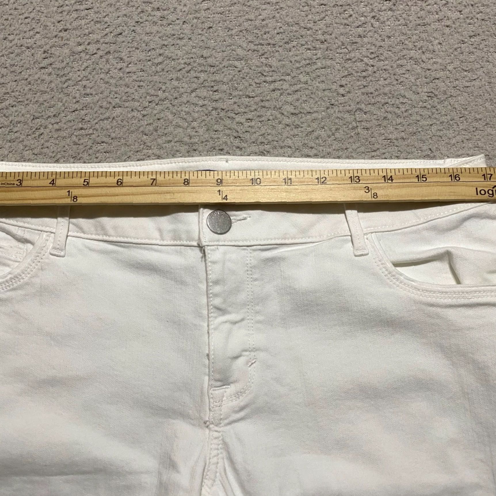 Apt. 9 Apt. 9 Womens Bermuda Shorts 14 White Denim Light Wash Inseam 9" Mid Rise Jeans Bermuda 9" Inseam White Mens Mens Size 36" / US 14 / IT 50 - 7 Thumbnail
