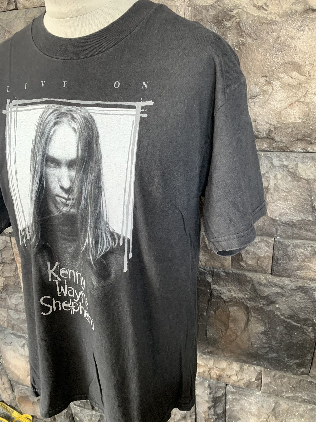 Vintage Vintage Kenny Wayne Shepherd American Guitarist T shirt Size US L / EU 52-54 / 3 - 3 Thumbnail