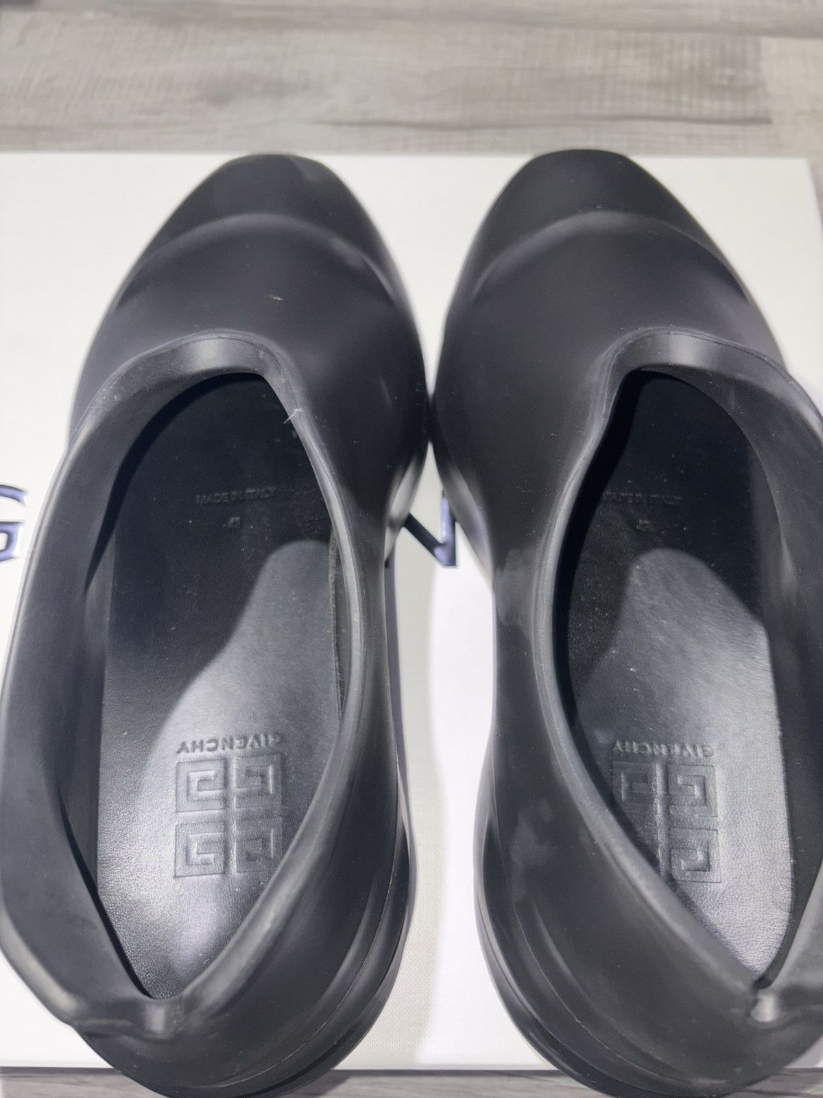 Givenchy Givenchy monumental mallow Size US 10 / EU 43 - 8 Thumbnail