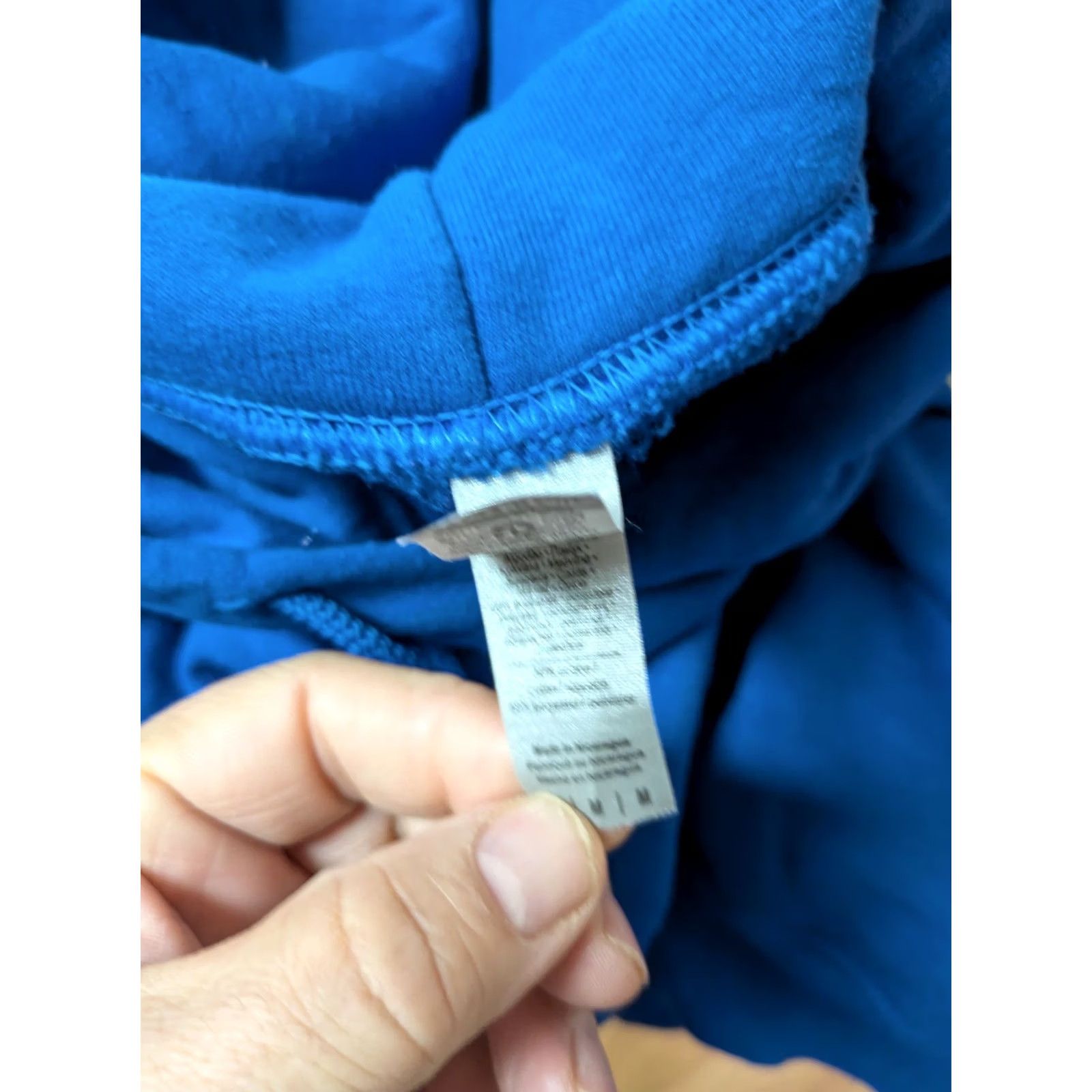 Gildan VINTAGE 24 Hours of Le Mans Hoodie Racing Sweatshirt Gildan M Blue Mens Long Sleeve Hooded Pullover Cars Theme Size US M / EU 48-50 / 2 - 4 Thumbnail
