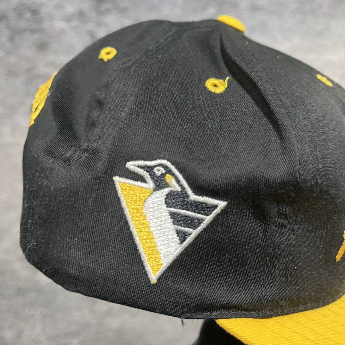 NHL Vintage 90s Pittsburgh Penguins Embroidered NHL Snapback Hat Size ONE SIZE - 3 Thumbnail