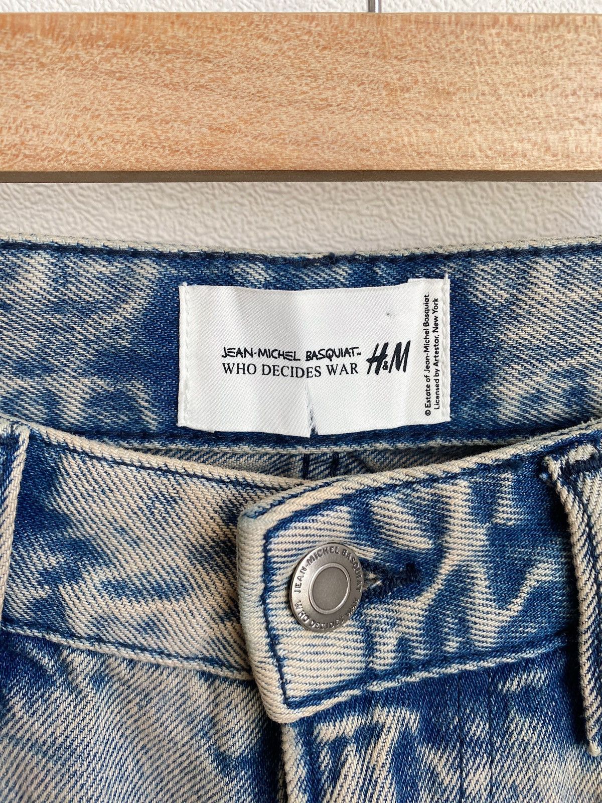 H&M × Jean-Michel Basquiat × Who Decides War Who Decides War bootcut loose jeans H&M x Basquiat x Ev&Tela Size US 31 - 7 Thumbnail