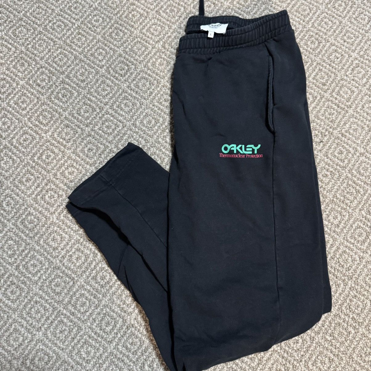 Oakley Rare Vintage Oakley Thermonuclear Protection sweats Size US 34 / EU 50 - 1 Thumbnail
