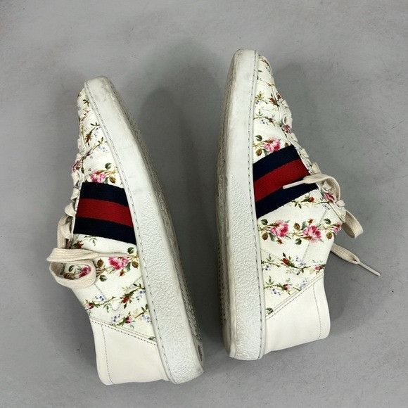 Gucci Gucci Low Cut Ace Floral 2017 Bumble Bee Embroidered Leather Size US 7 / IT 37 - 6 Thumbnail