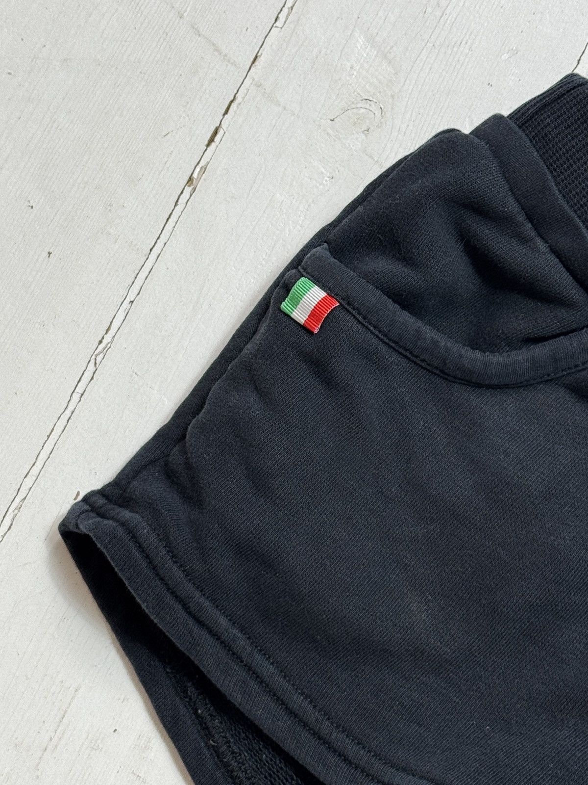 Ferrari × Puma VINTAGE PUMA x FERRARI MINI SHORTS Size 27" / US 4 / IT 40 - 4 Thumbnail