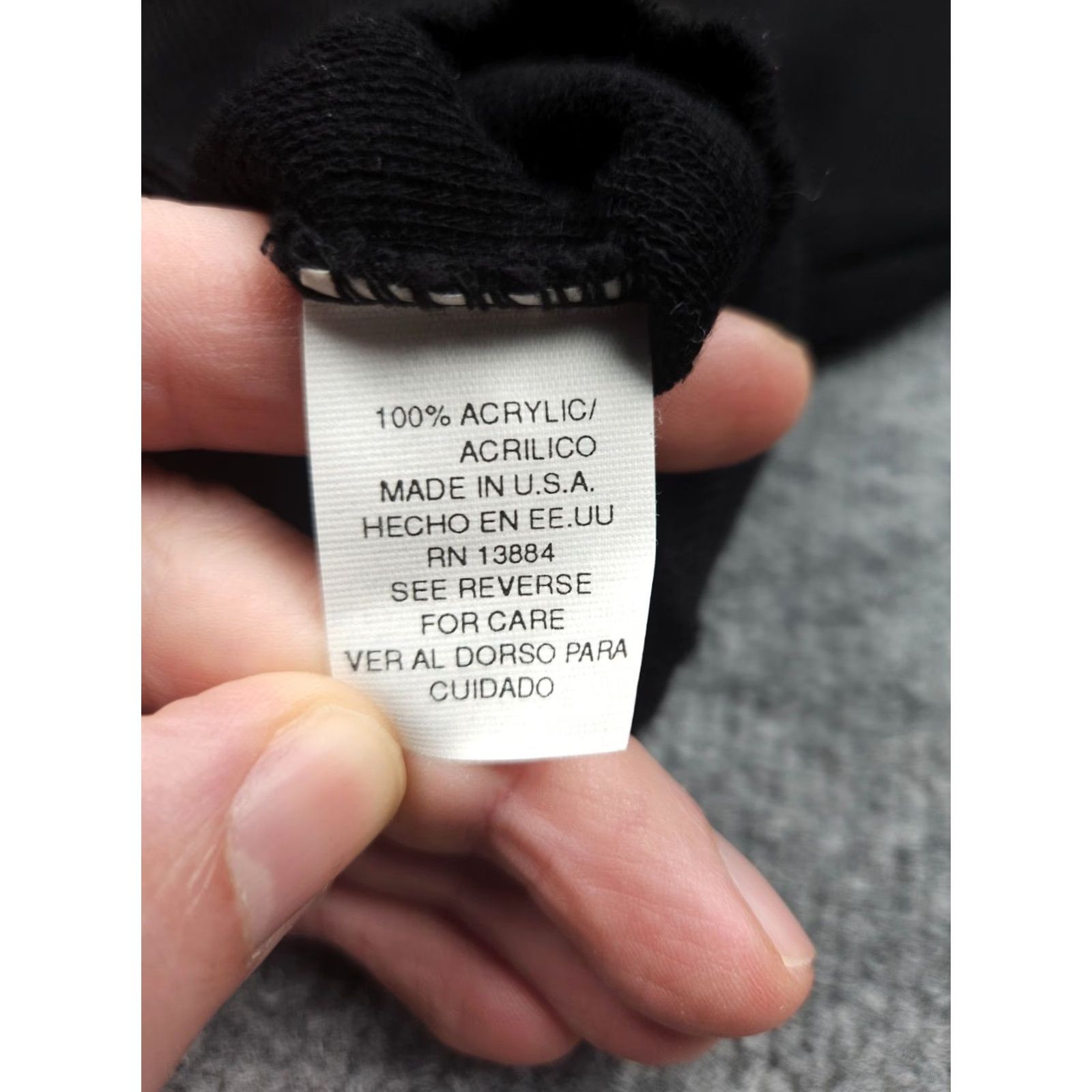 Izod VINTAGE IZOD Sweater Mens Small Black Acrylic V-Neck Made in USA EUC Golf Size US S / EU 44-46 / 1 - 6 Thumbnail