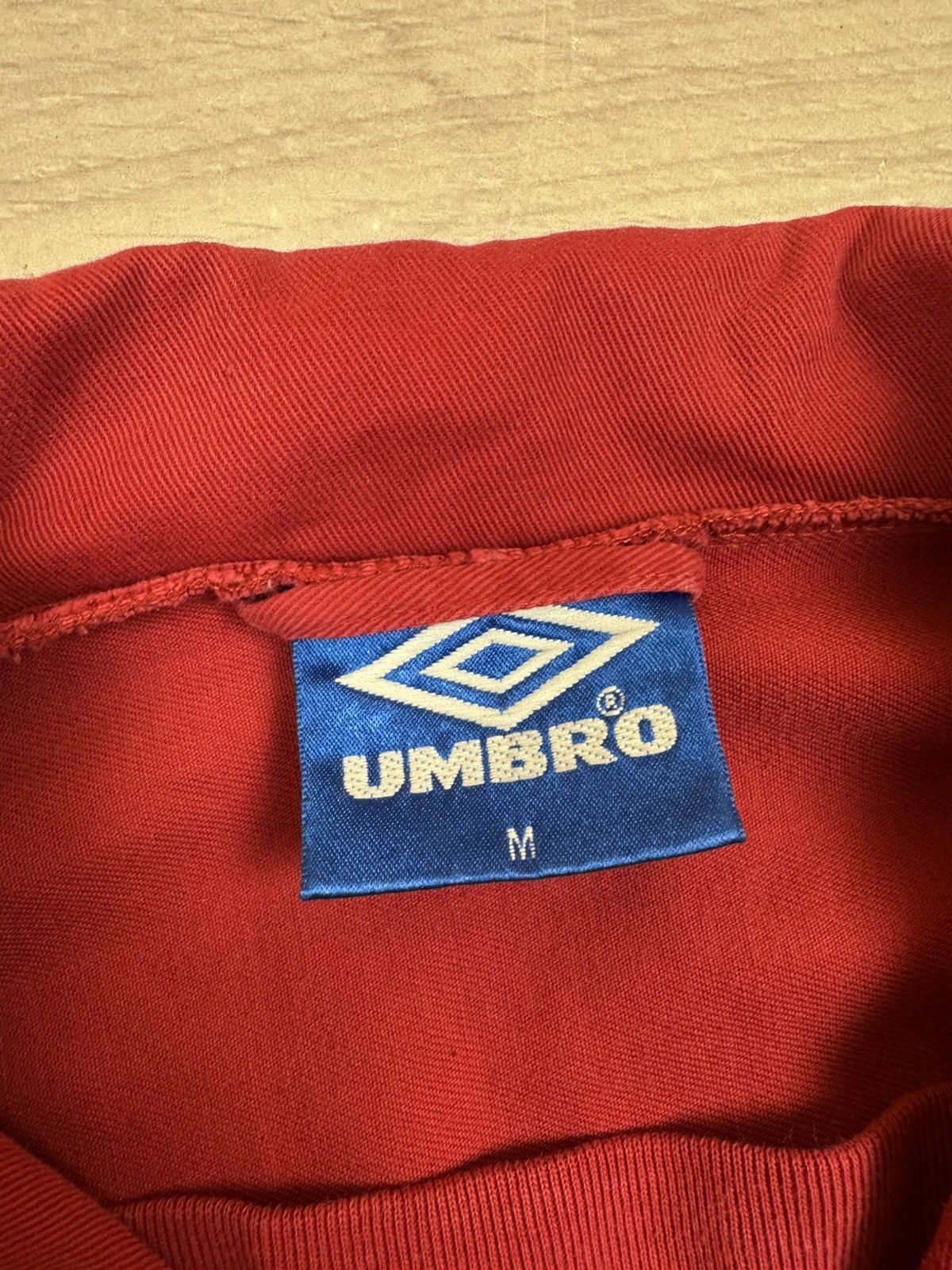 Umbro × Vintage Vintage Umbro ProTraining Sweatshirt Large Red 90s Football Size US M / EU 48-50 / 2 - 7 Thumbnail