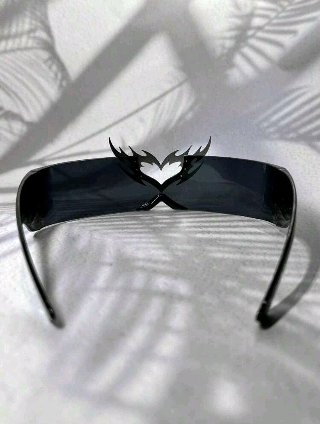 Electric Visual × Japanese Brand Cartoon Sci-fi Y2K Heart Decor Sunglasses sh Size ONE SIZE - 5 Thumbnail