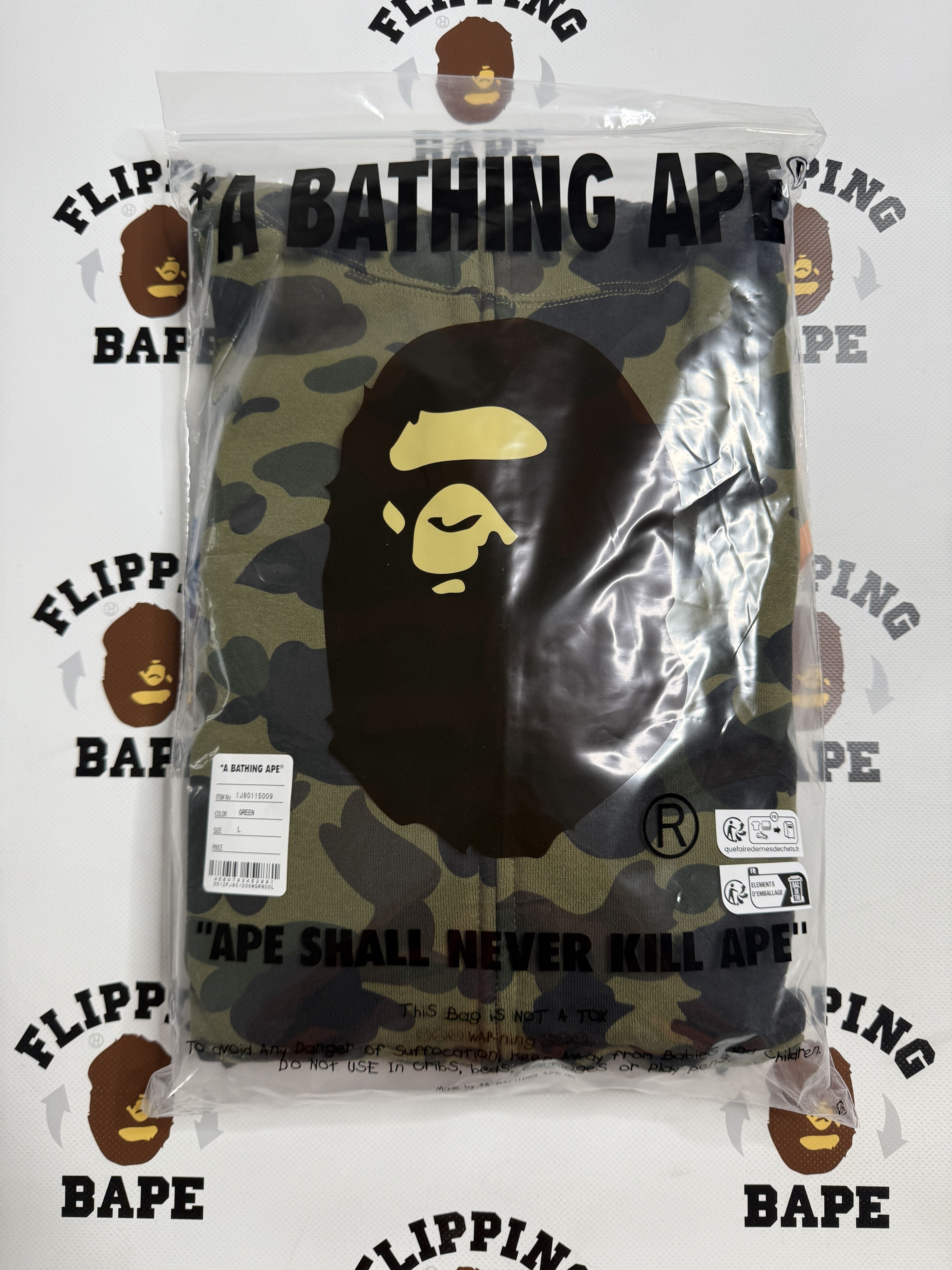 Bape 1ST CAMO SHARK FULL ZIP HOODIE (2022) Size US L / EU 52-54 / 3 - 10 Thumbnail