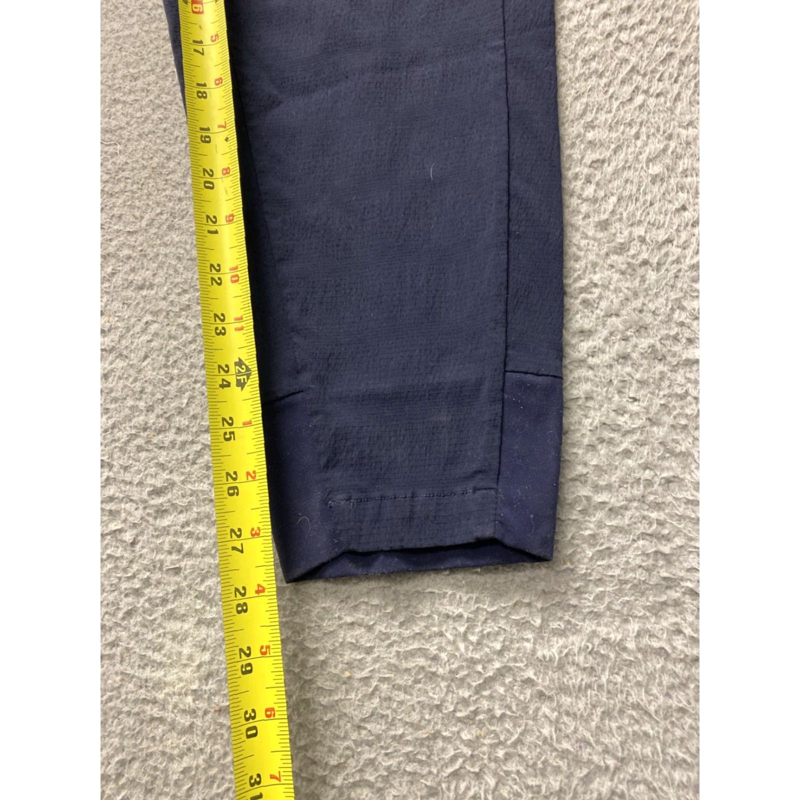 Athleta Athleta Jogger Pants Women’s Size 10 Navy Lightweight Athleisure Sweatpants Pockets Moisture Wicking Tapered Fit Pull On Casual/Activewear 0341 Size 32" / US 10 / IT 46 - 6 Thumbnail