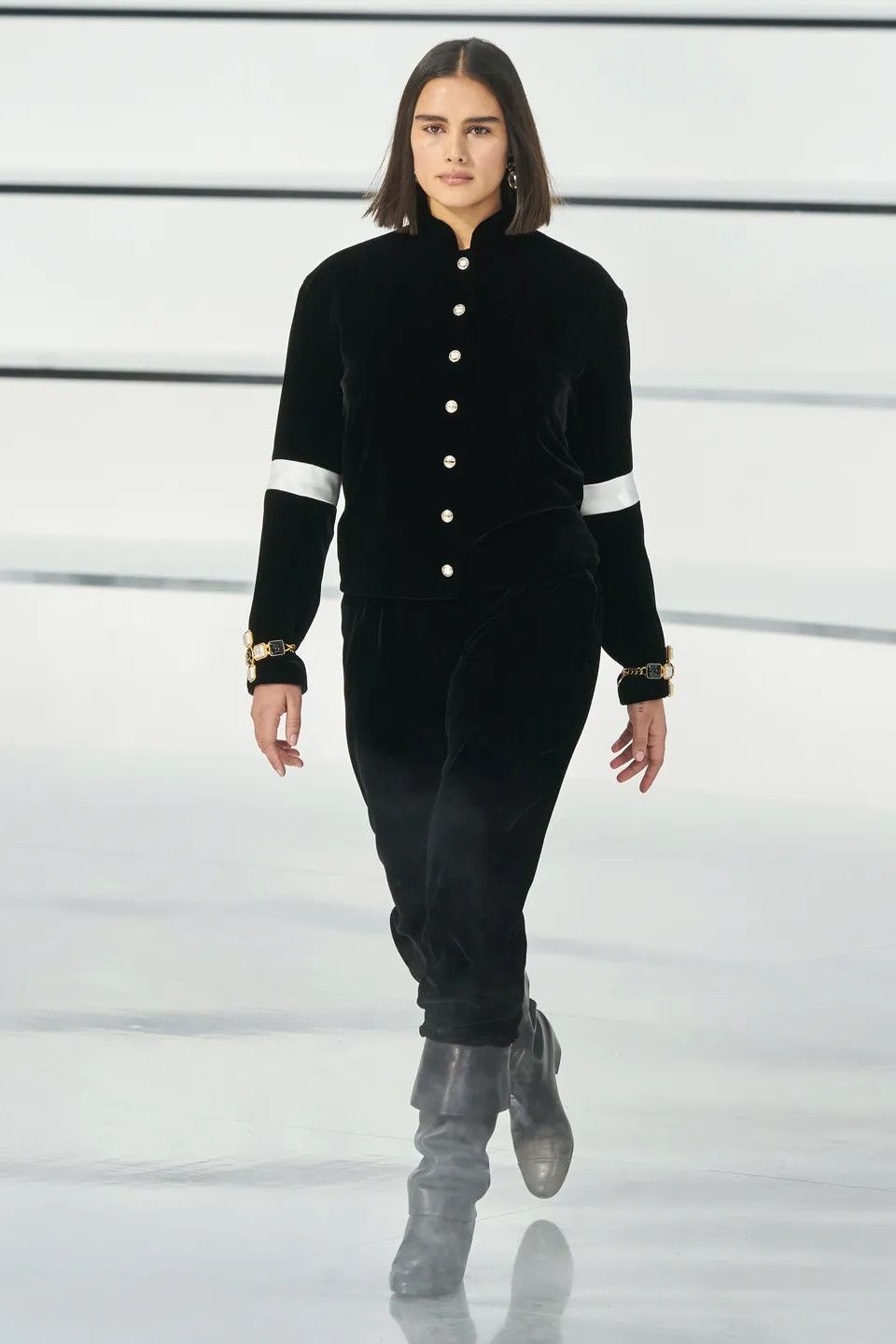 Chanel Chanel Fall 2020 20K Ad Campaign Velvet Jacket Size XS / US 0-2 / IT 36-38 - 3 Thumbnail