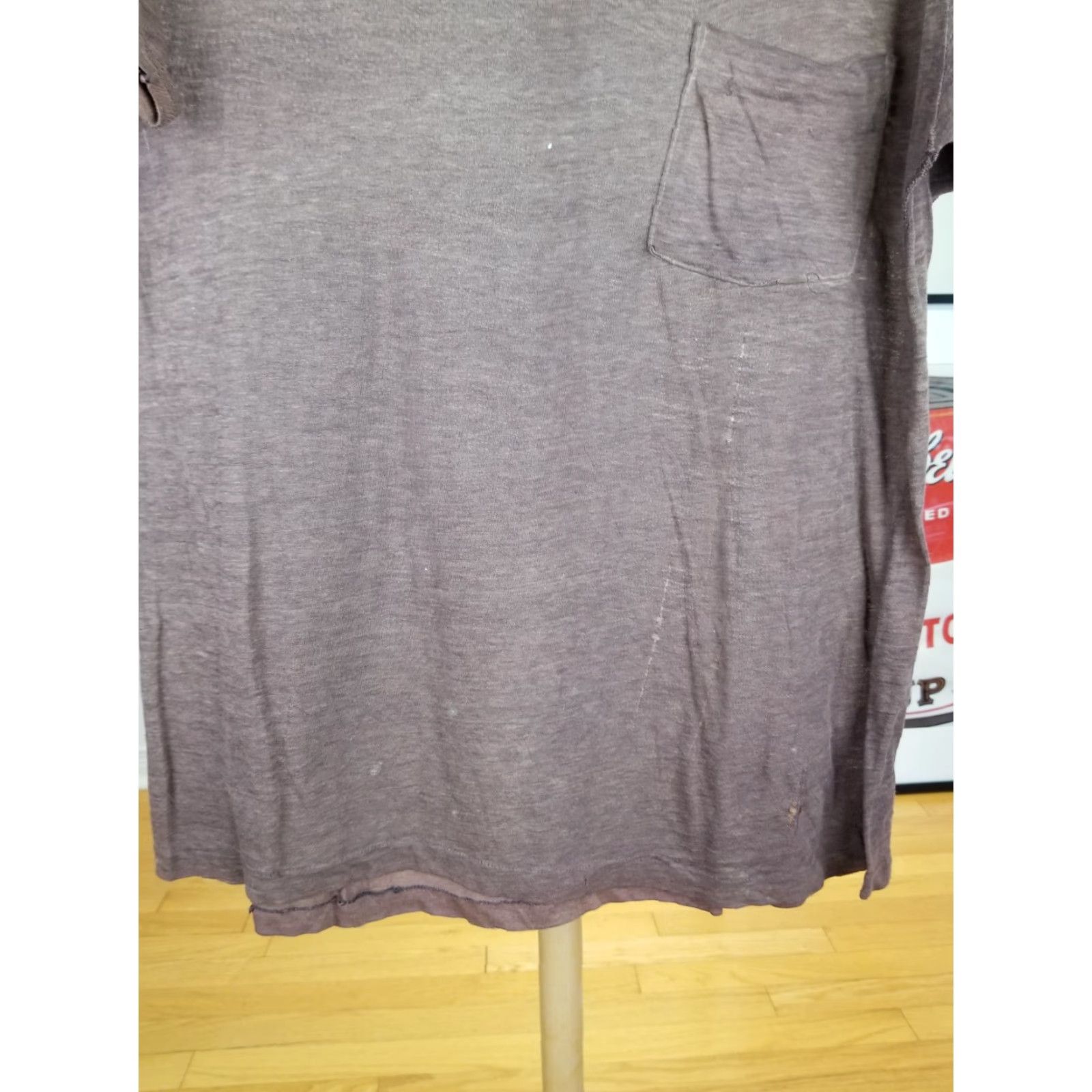 Vintage VINTAGE 80' BROWN ONE POCKET SUPER THIN FADED BURN OUT WIP TRASHED T-SHIRT SZ L Shirt Mens Vintage 80s Brown One Pocket T-Shirt L Size US L / EU 52-54 / 3 - 3 Thumbnail