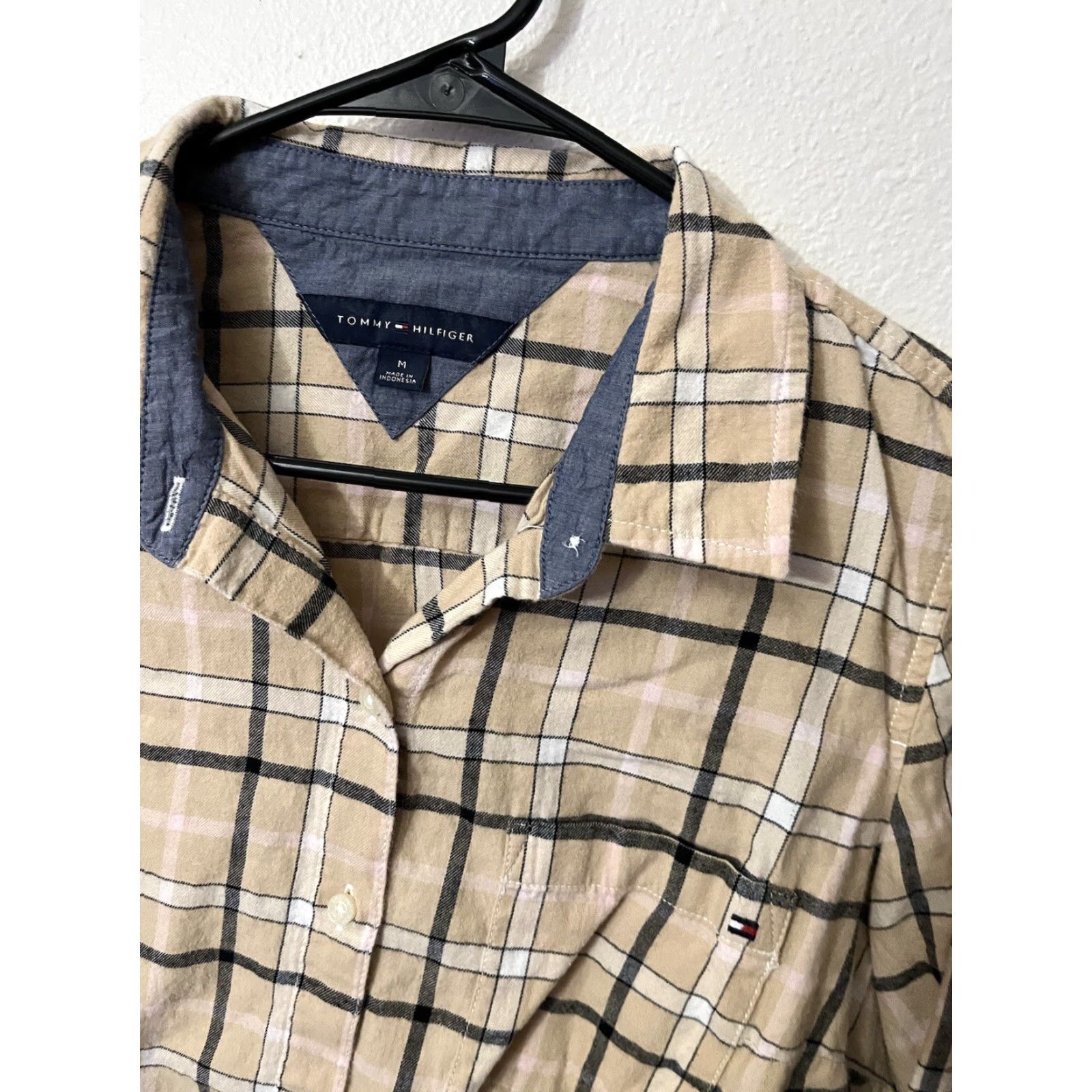 Tommy Hilfiger Tommy Hilfiger Plaid Button-Up Shirt Men M Long Sleeve Beige Casual Shirt Mens Medium Beige Plaid Tommy Hilfiger Size US M / EU 48-50 / 2 - 2 Thumbnail