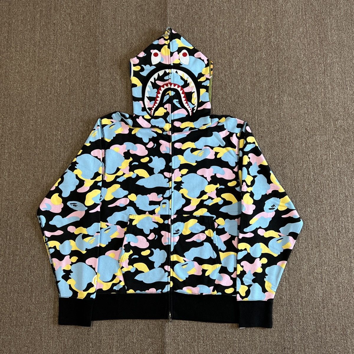 NEW MULTI CAMO SHARK RELAXED ホワイト New Multi Camo Shark Relaxed