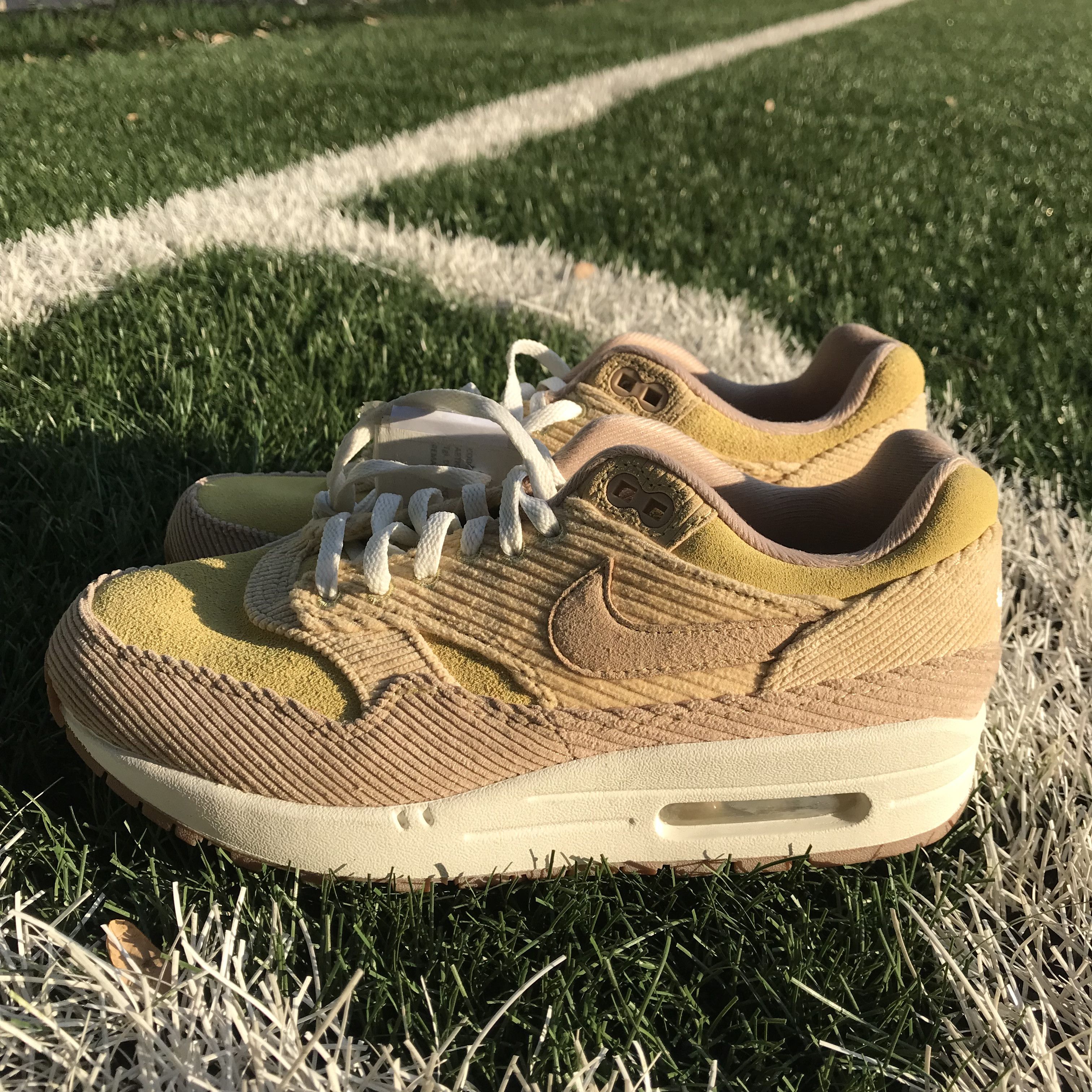 Nike Nike Air Max 1 SE Buff Gold Corduroy Bnwt Brand new size 38 Size US 5.5 / EU 38 - 3 Thumbnail