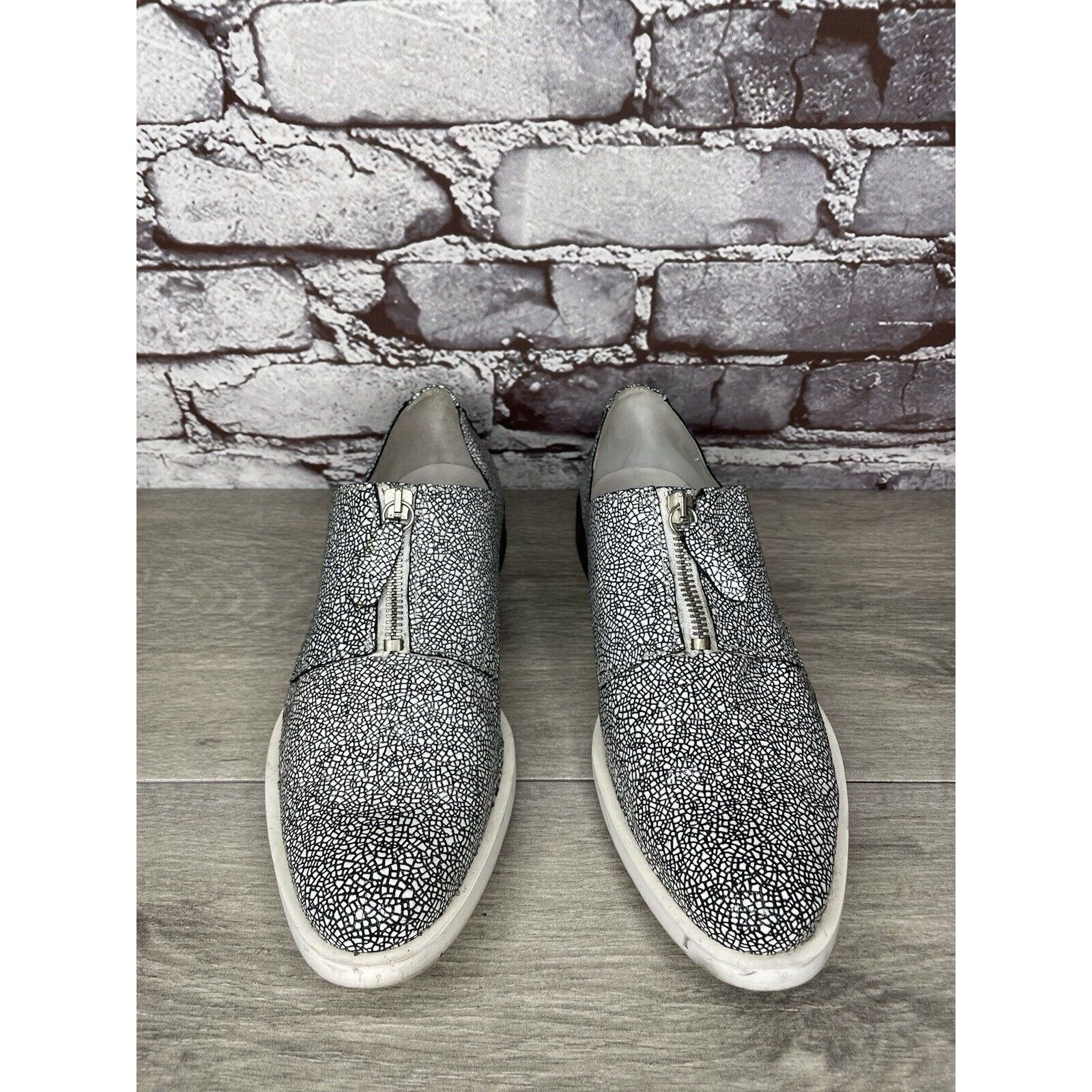 Miista Miista London Black White Leather Cracked Print Center Zip S Size US 8.5 / IT 38.5 - 18 Thumbnail