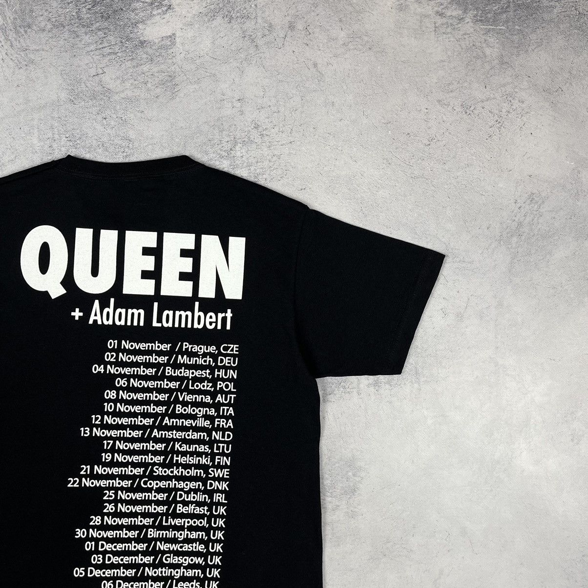 Band Tees Vintage Queen + Adam Lambert tour rock band tee Size US S / EU 44-46 / 1 - 13 Thumbnail
