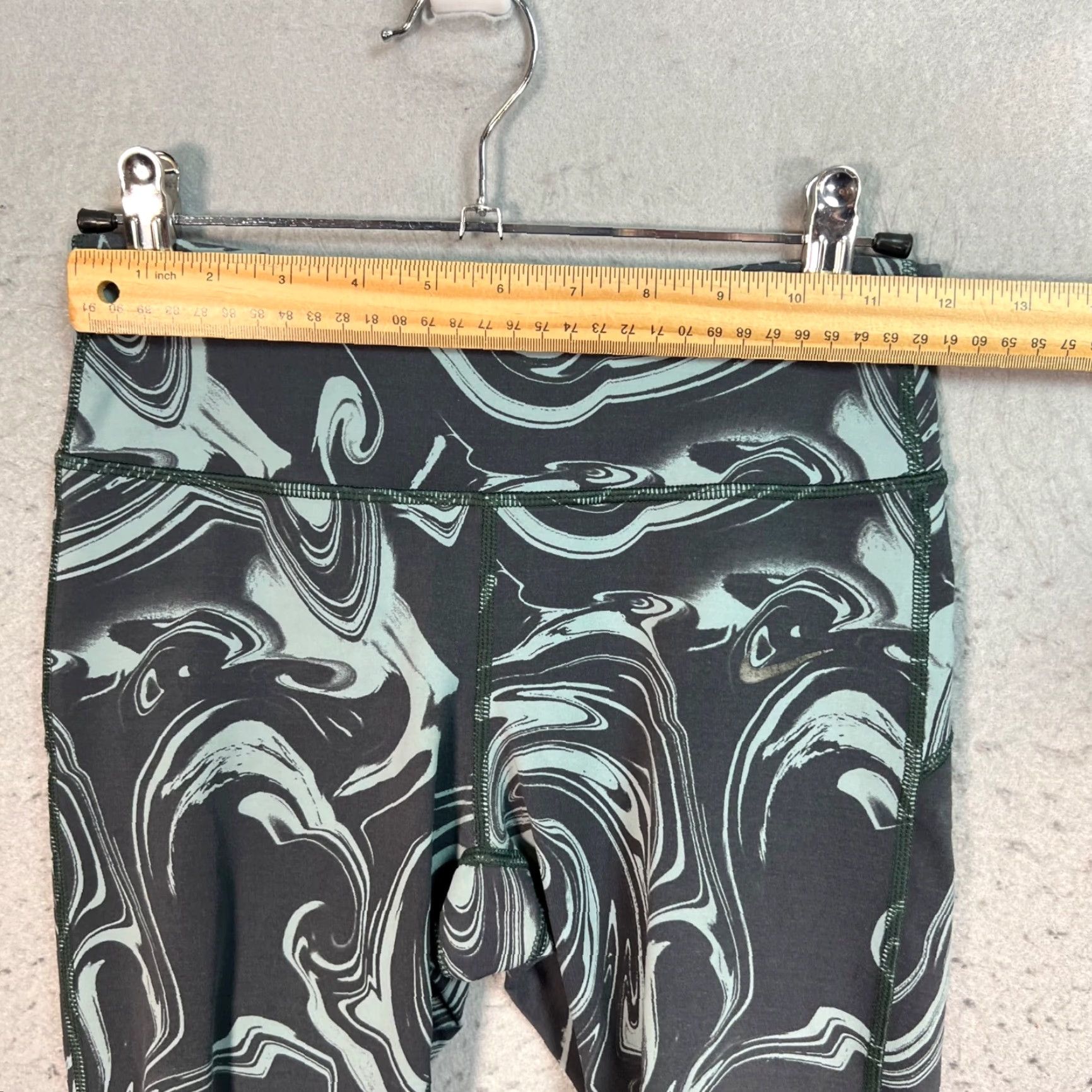 Nike Nike Dri-FIT Womens Leggings XS High-Waisted Printed Athletic Running Gym Skinny Inseam 22 in Gray Size 26" / US 2 / IT 38 - 5 Thumbnail