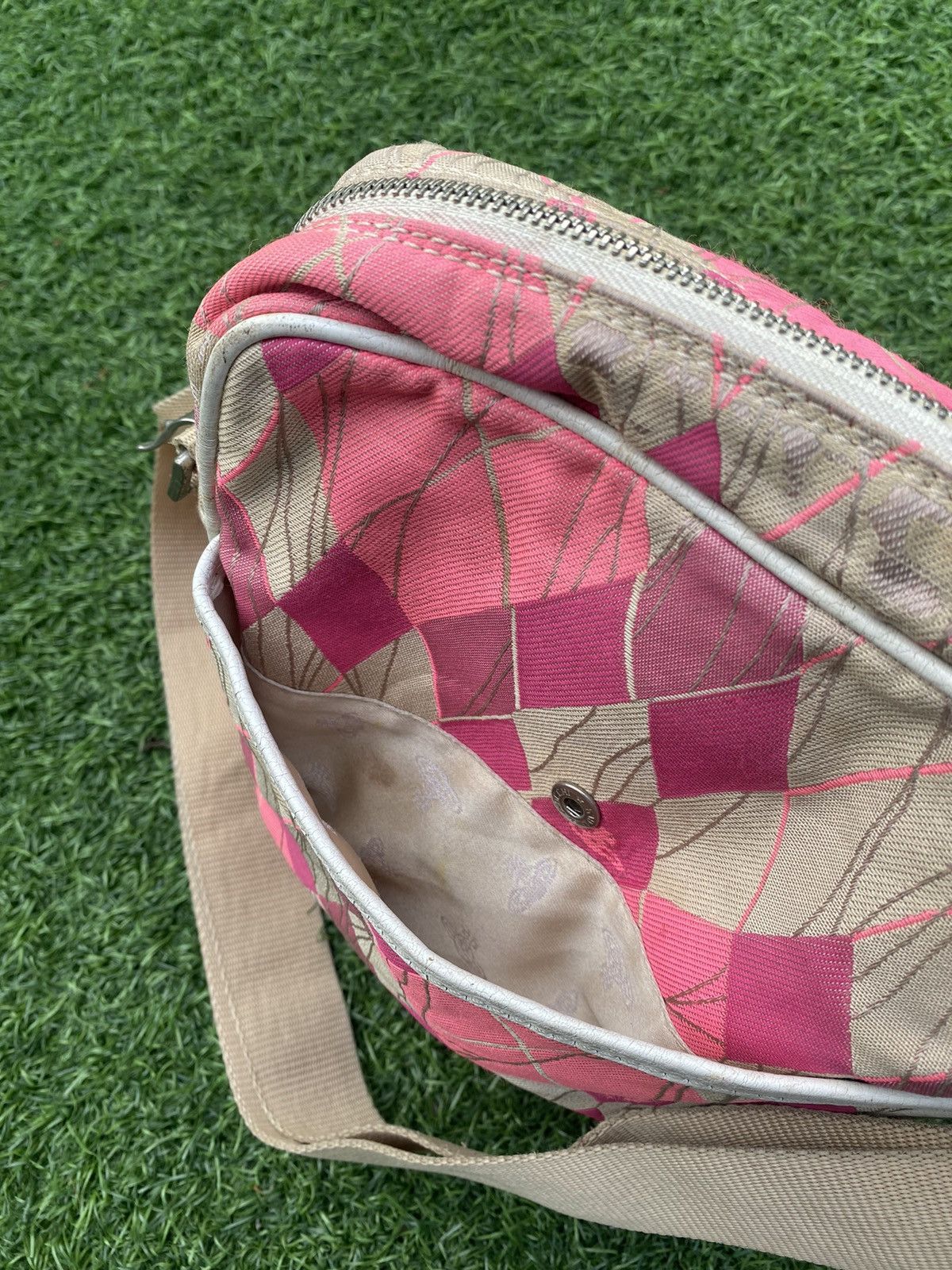Vivienne Westwood VIVIENNE WESTWOOD PINK PATERN SLING BAG 🐎 Size ONE SIZE - 9 Thumbnail
