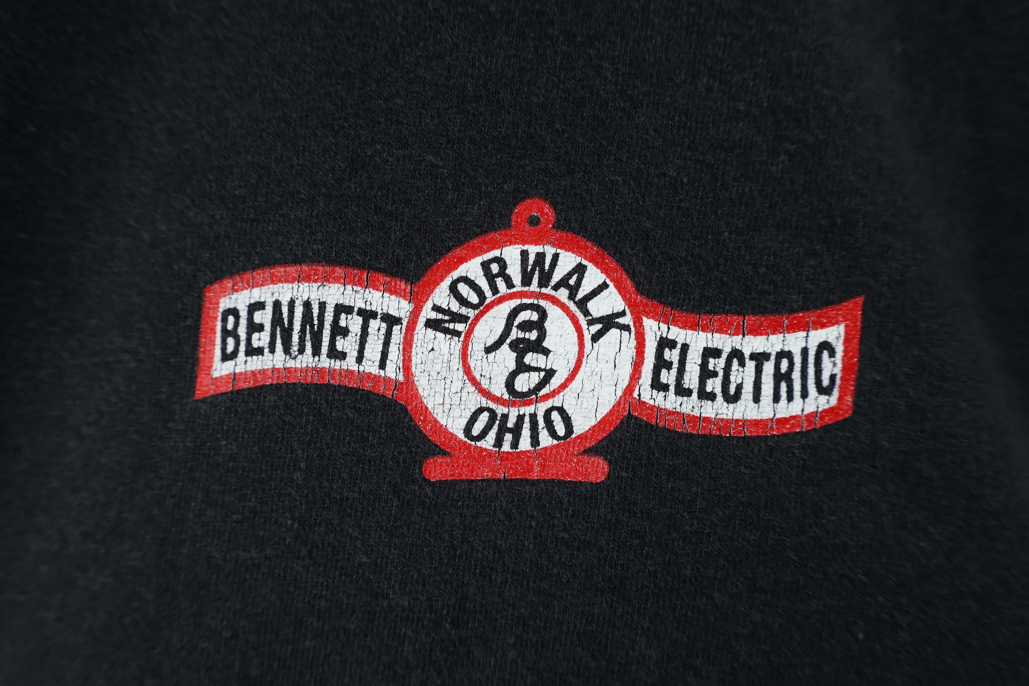 Vintage Vintage Spell Out Bennett Electric Norwalk Ohio T-Shirt Size US XXL / EU 58 / 5 - 4 Thumbnail