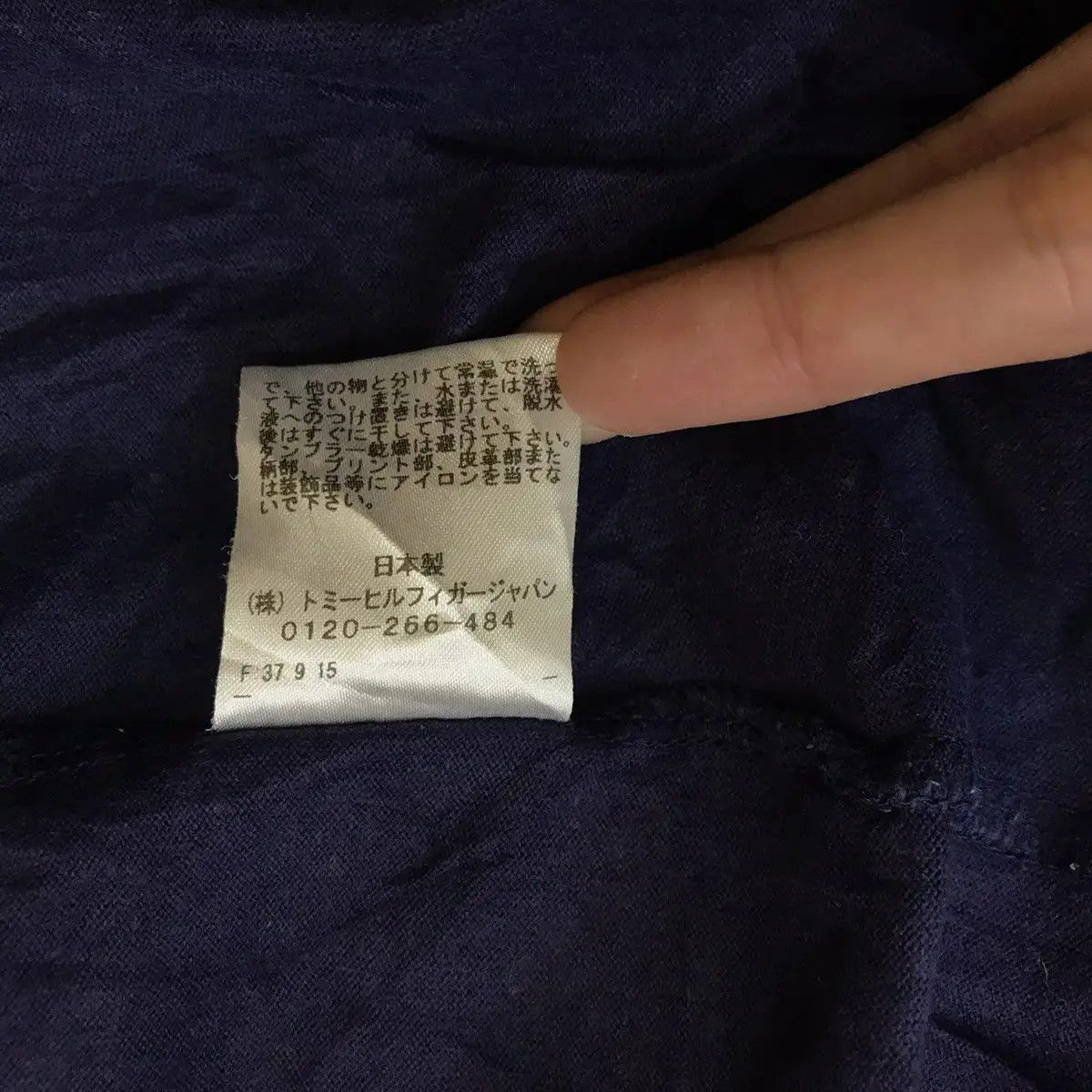 Tommy Hilfiger Vintage TOMMY HILFIGER SKI Team Snowboard Alps Tee Shirt Size XL / US 12-14 / IT 48-50 - 6 Thumbnail