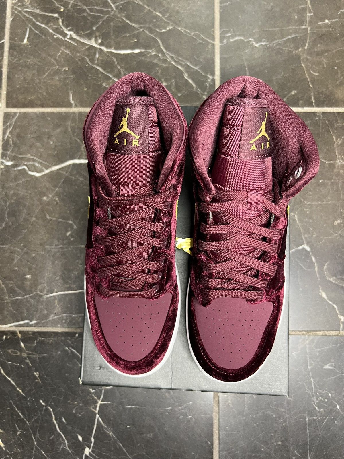 Jordan Brand Jordan Heiress Night Maroon 1s (2016) DS GS 7Y! Size US 7 / EU 40 - 6 Thumbnail