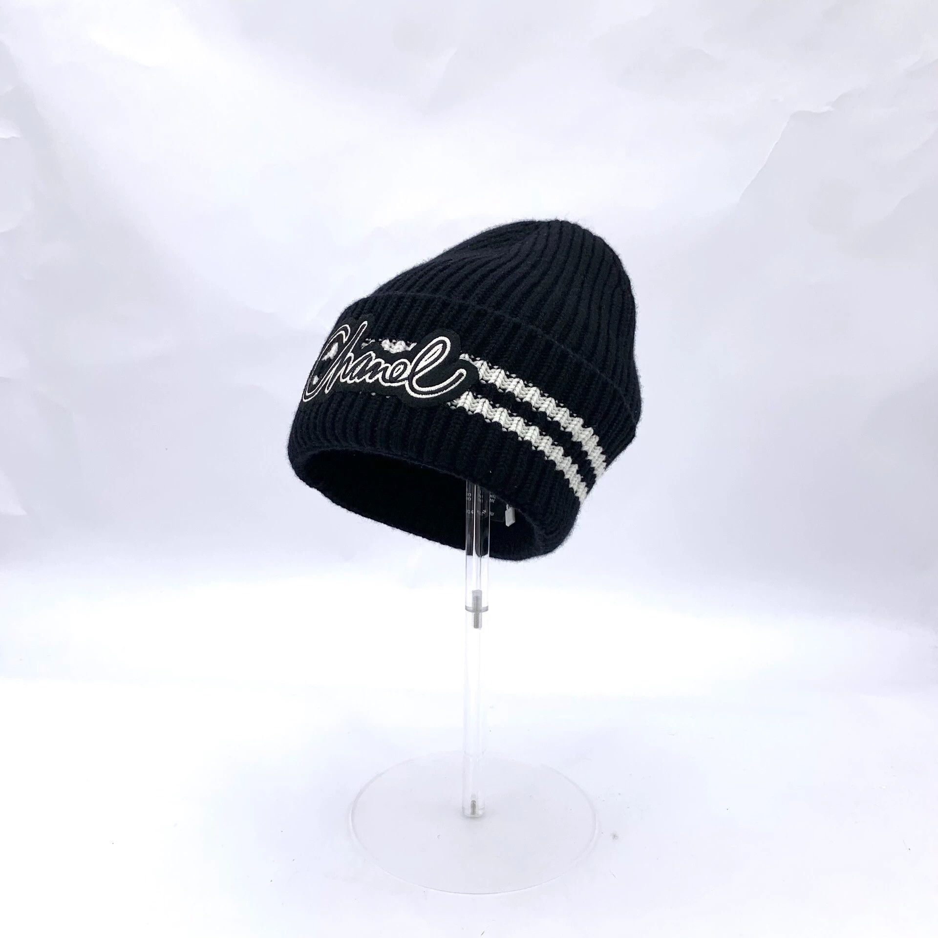 Chanel IM0962 Chanel Black Logo Embroidered Cashmere Knit  display picture 1