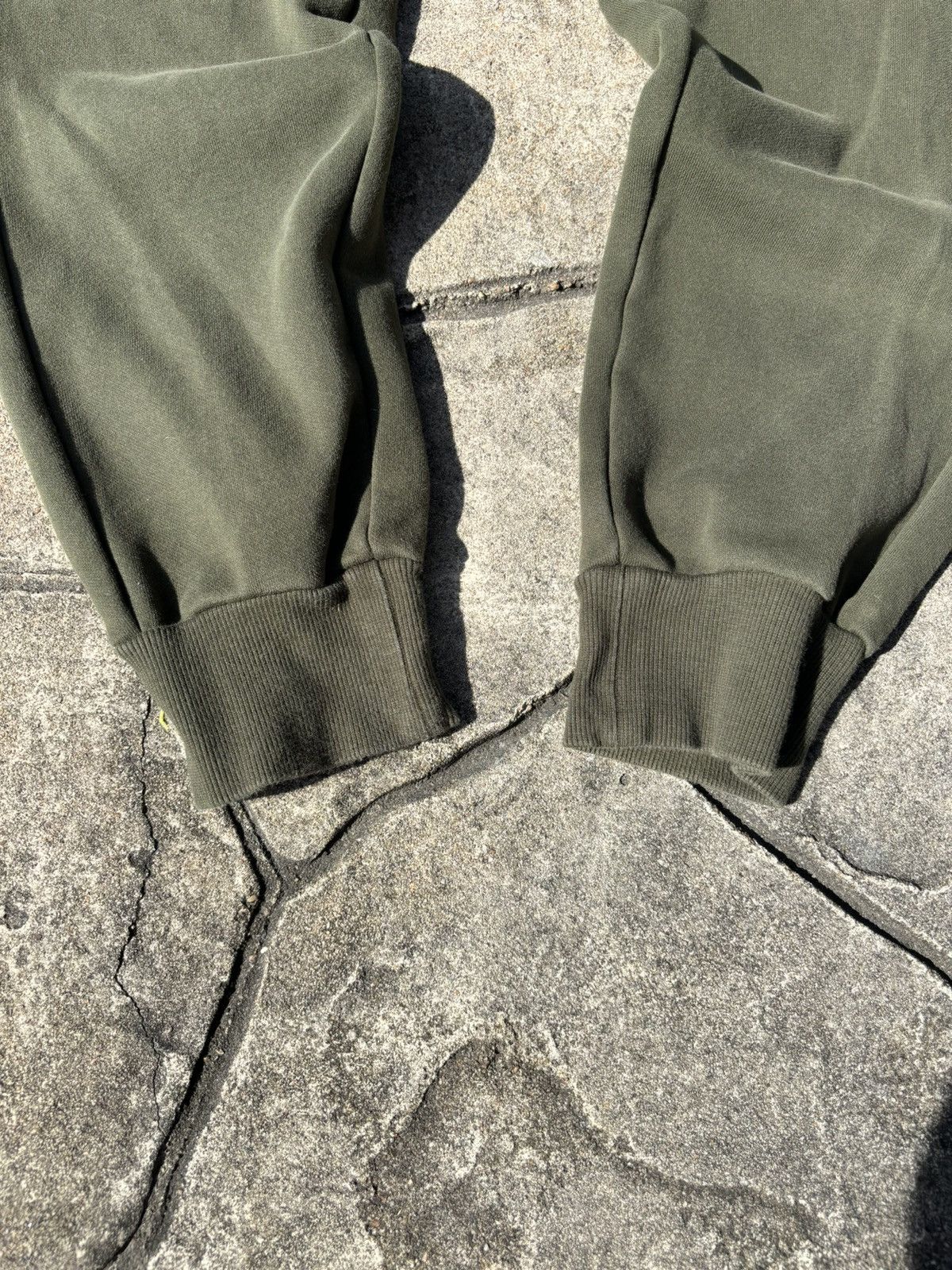 Puma × Vintage Y2K Puma Forrest Green Athletic Fit Joggers Size US 34 / EU 50 - 2 Thumbnail