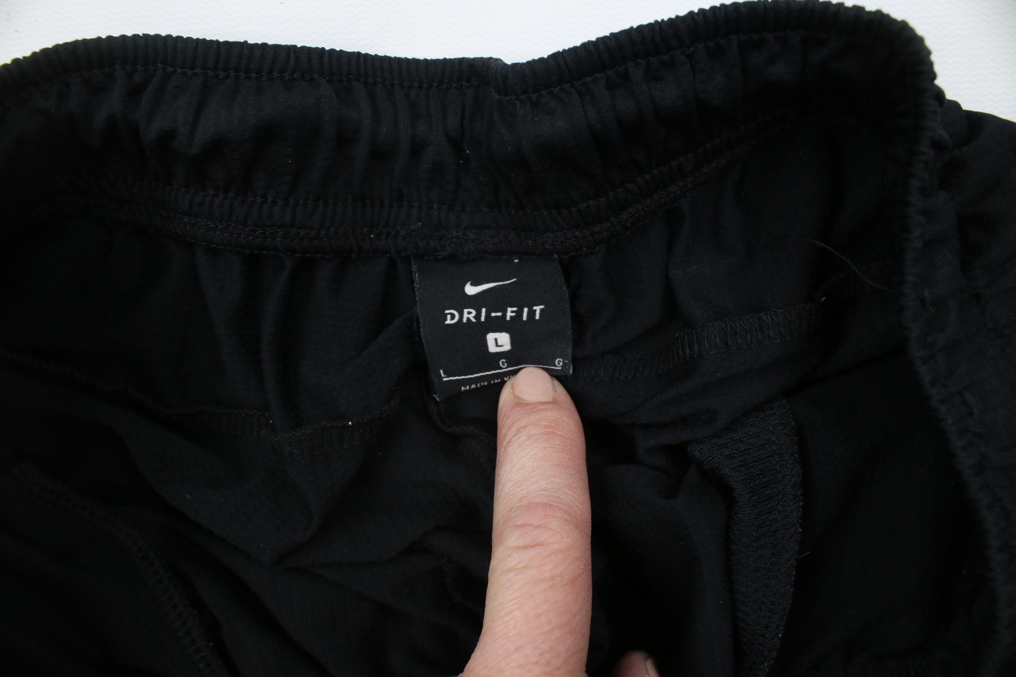 Nike × Vintage Vintage Y2K Nike Big Swoosh Running Jogging Soccer Shorts Size US 34 / EU 50 - 9 Thumbnail