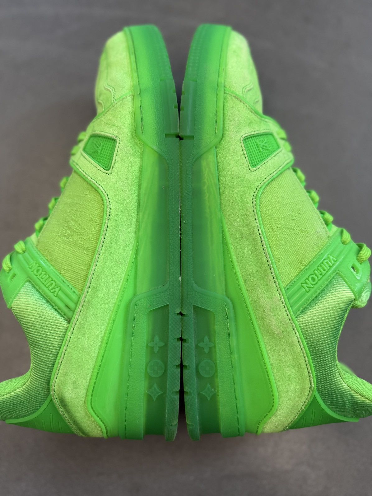 Louis Vuitton Louis Vuitton Trainer Fluorescent Green Size LV 10 / US 11 Size US 11 / EU 44 - 4 Thumbnail