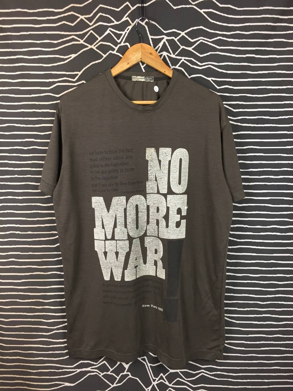 Abercrombie & Fitch Abercrombie & Fitch No More Wars Graphic Tee Size L Size US L / EU 52-54 / 3 - 1 Thumbnail