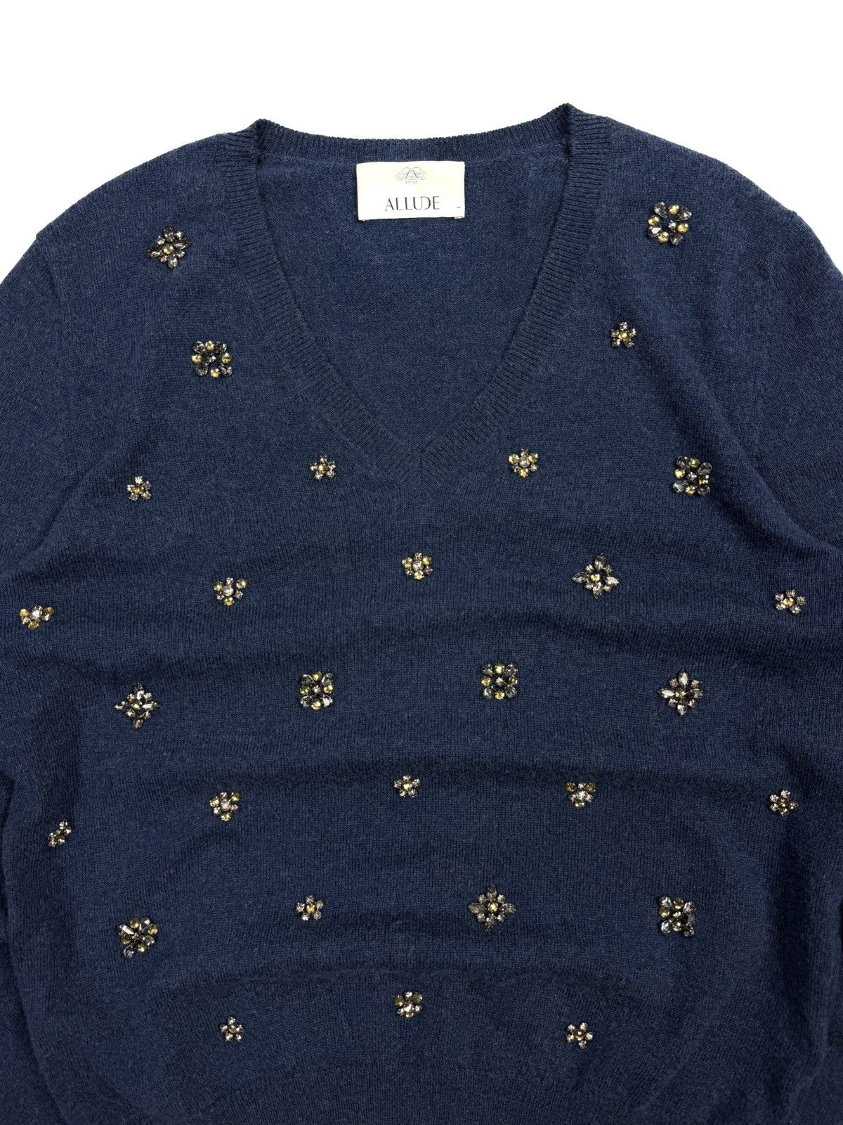 Allude Allude Cashmere Wool Crystal Flower V-neck Knit Sweater L Size L / US 10 / IT 46 - 8 Thumbnail