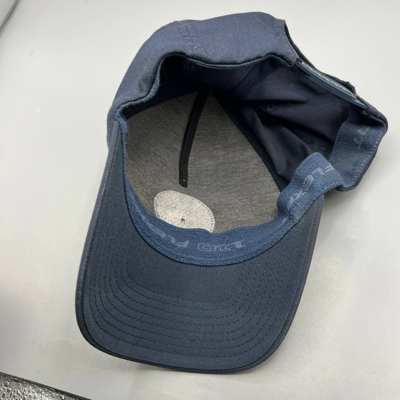 Yupong Travis Matthew Hat Men Flexfit Yupoong Snap Back Cap Size ONE SIZE - 2 Thumbnail