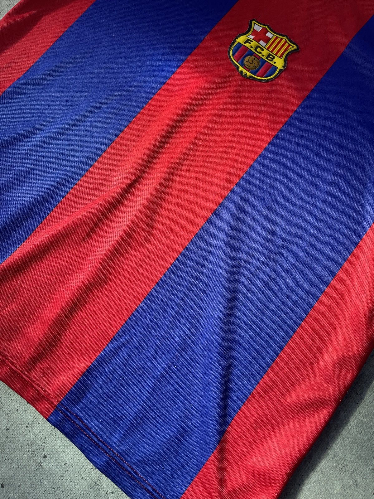 Nike × Vintage Men's Red FC Barcelona Football Club Pullover Jersey Size US L / EU 52-54 / 3 - 4 Thumbnail