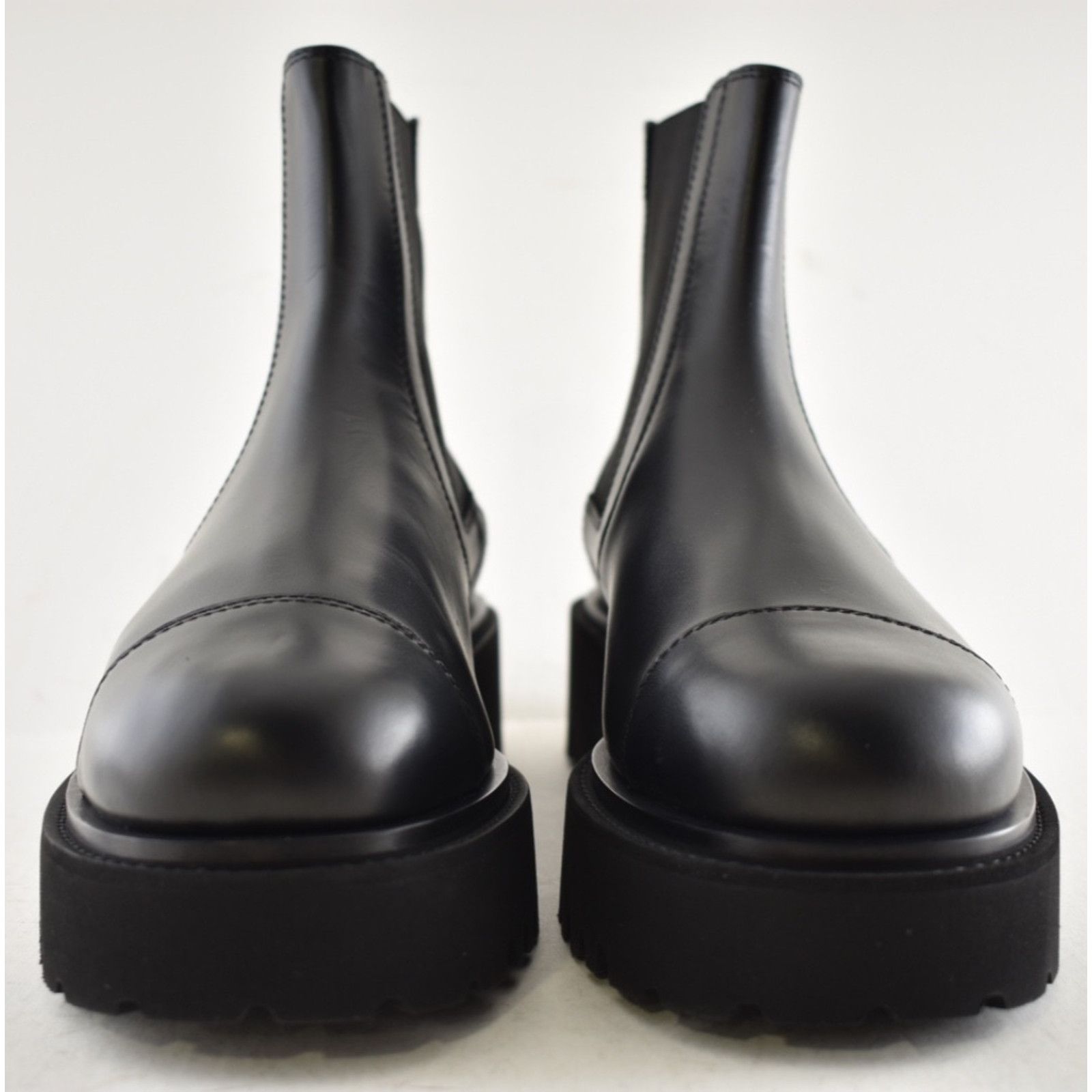 Chanel Chanel 24B Calfskin CC Logo Pull On Chelsea Platform Boot 42 Size US 11 / IT 41 - 7 Thumbnail