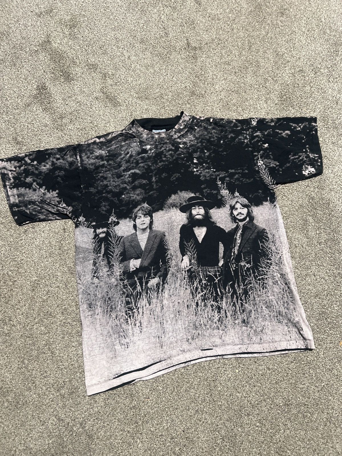 Band Tees Vintage 1995 AOP The Beatles T Shirt Size XL Size US XL / EU 56 / 4 - 2 Thumbnail