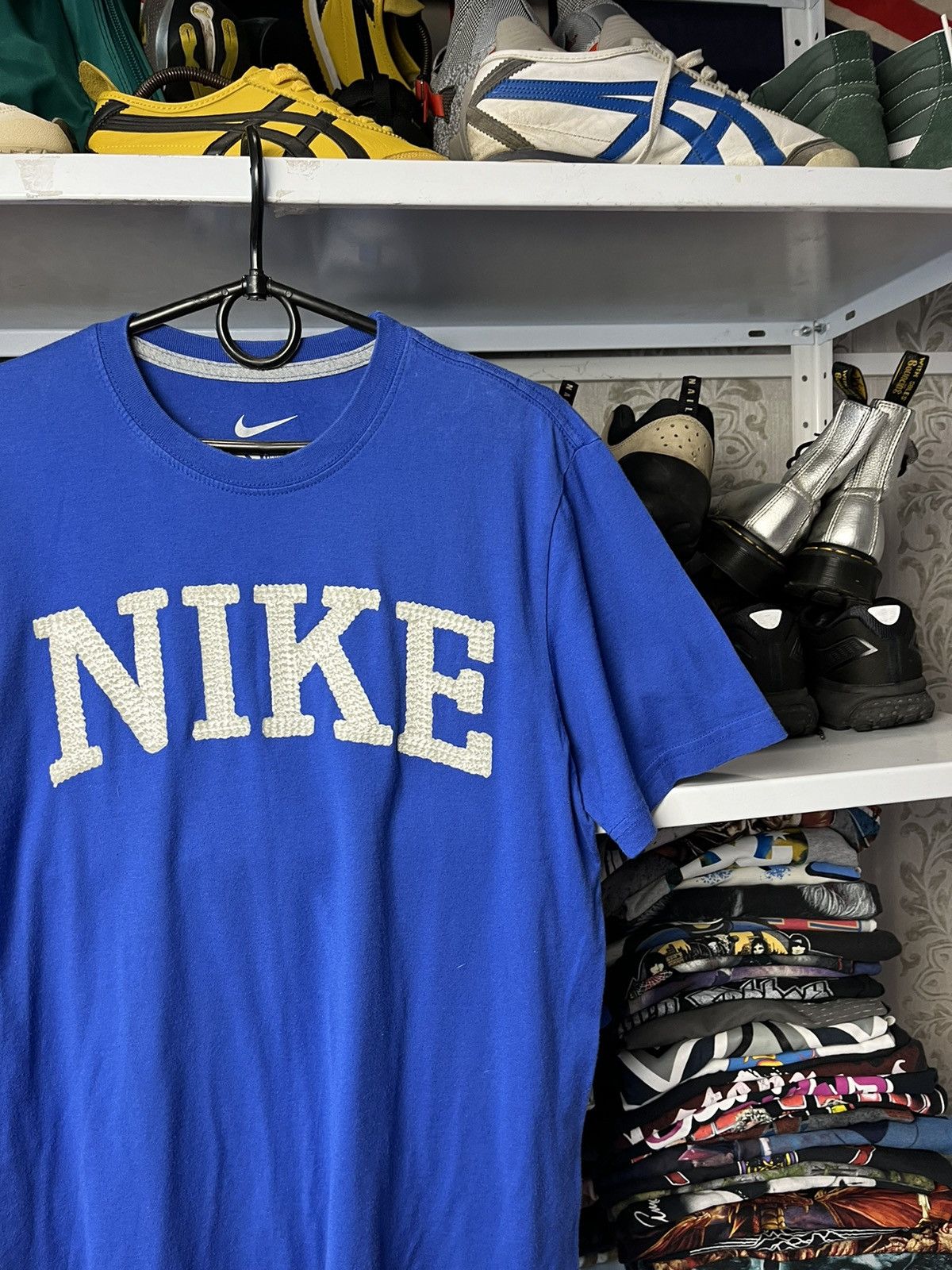 Nike Vintage Nike 90s Faded Big Swoosh Center Logo Tee Shirt Size US S / EU 44-46 / 1 - 4 Thumbnail