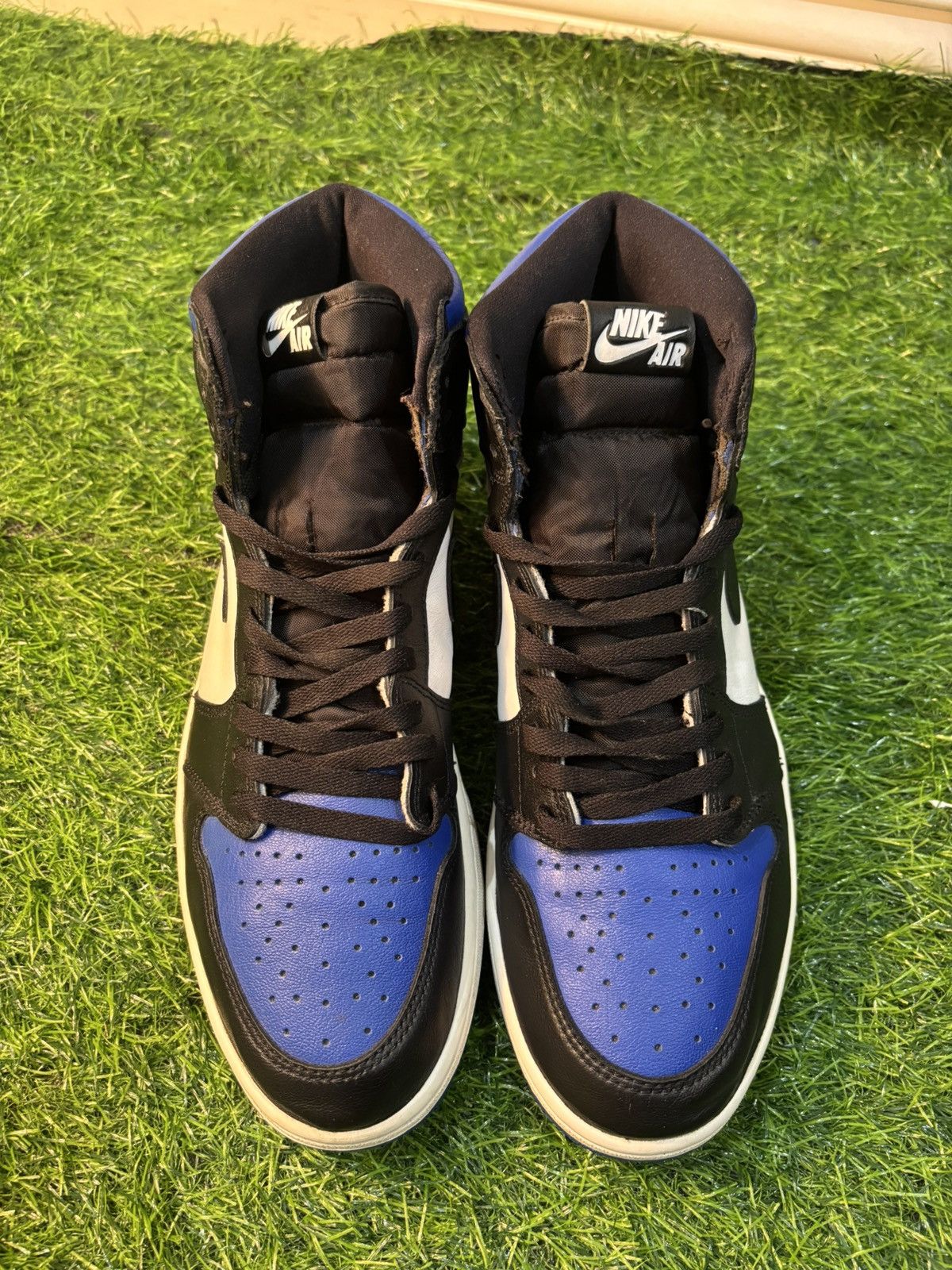 Jordan Brand Jordan 1 royal toe Size US 11.5 / EU 44-45 - 3 Thumbnail