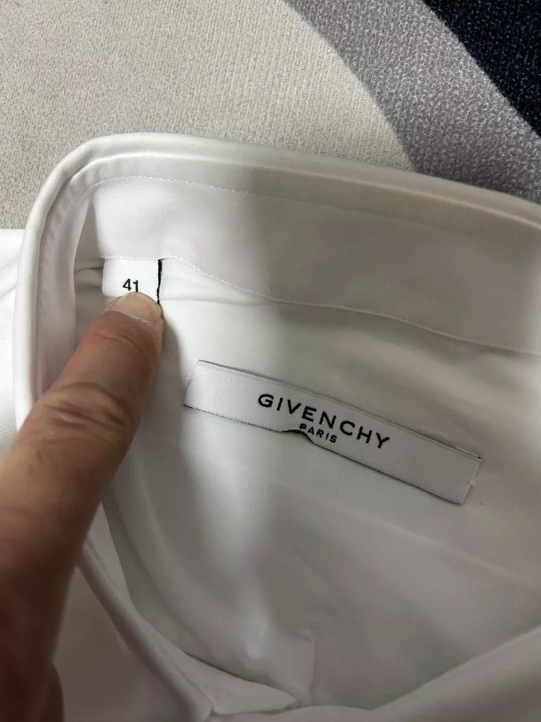 Givenchy Givenchy Shirt, classic business formal wear, slim-fit shi Size US L / EU 52-54 / 3 - 2 Thumbnail