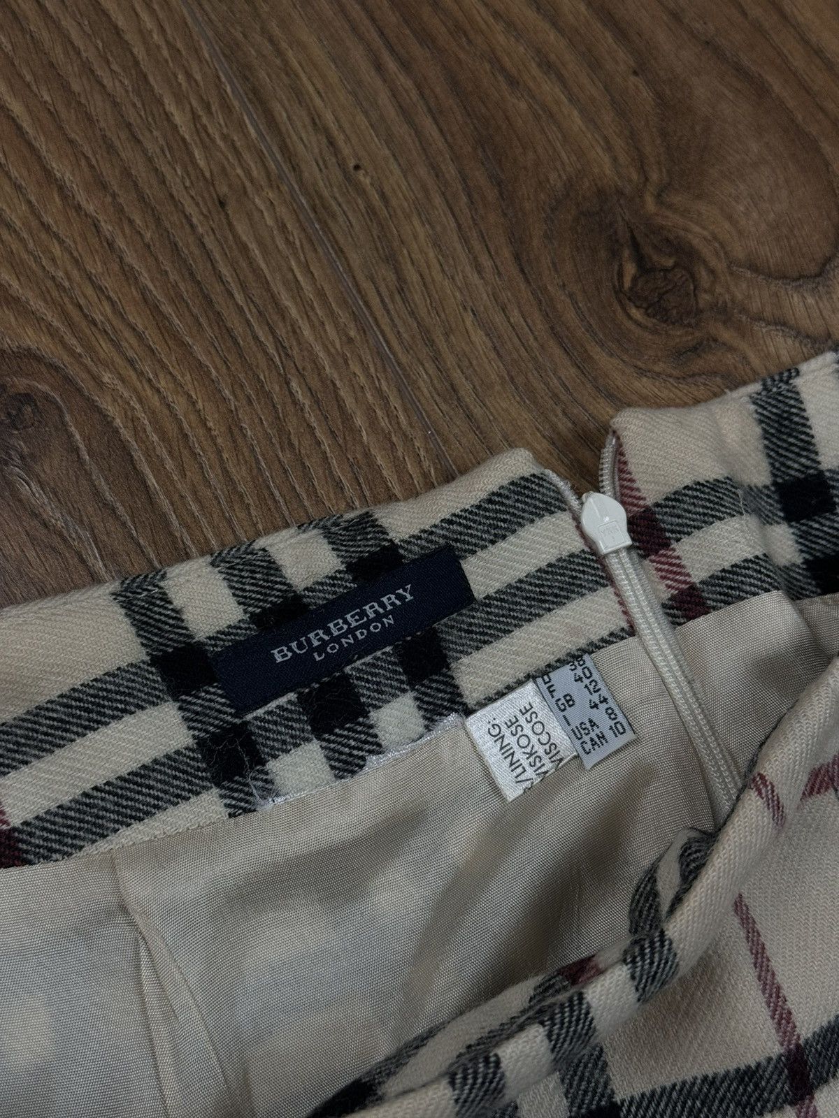 Burberry Vintage wool skirt Burberry Nova Check 90s original Size 30" / US 8 / IT 44 - 2 Thumbnail