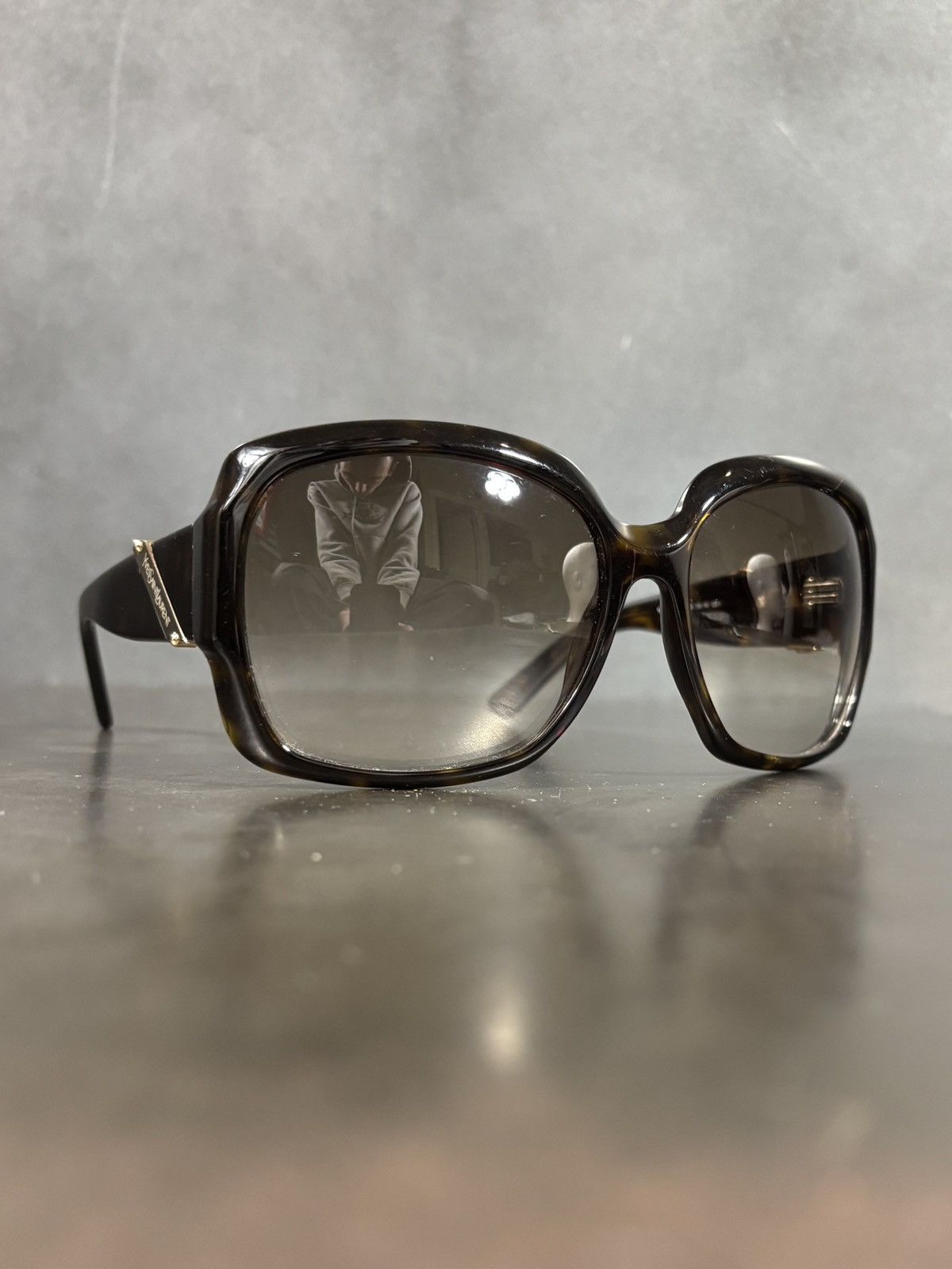 Yves Saint Laurent Yves Saint Laurent Sunglasses Oversized 2010s Size ONE SIZE - 18 Thumbnail