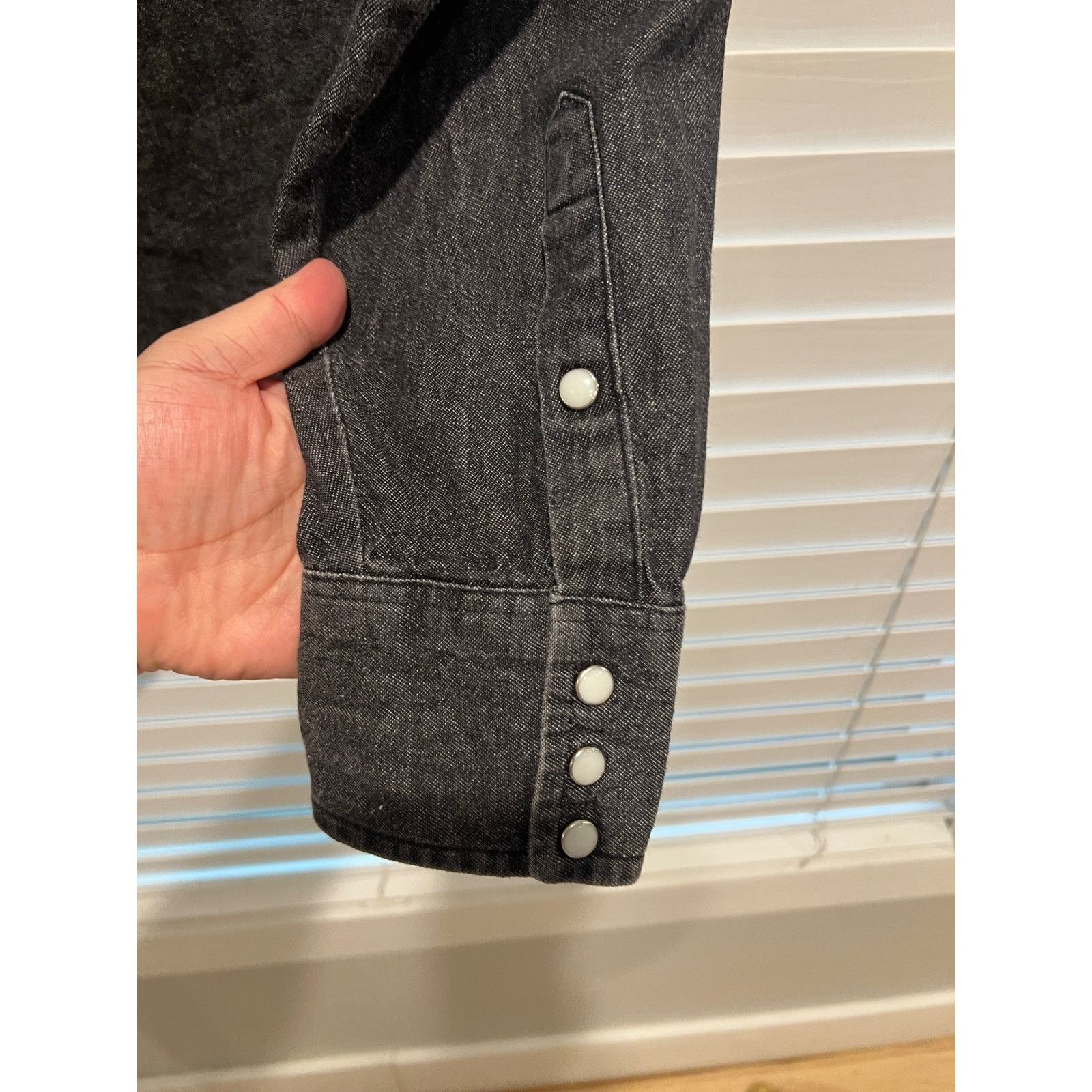 Wrangler Vintage Wrangler Mens 16.5-35 Black Denim Western Shirt Long Size US L / EU 52-54 / 3 - 6 Thumbnail