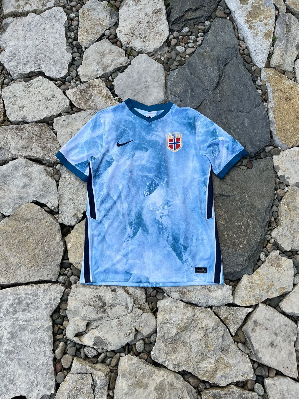 Nike Nike Norway 2020/2021 away jersey t-shirt limited ice print Size US M / EU 48-50 / 2 - 2 Thumbnail