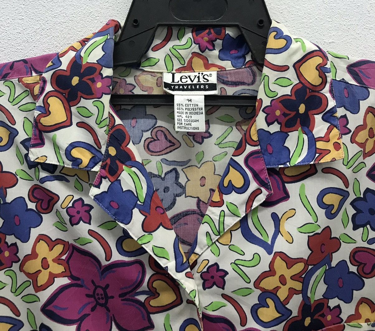 Levi's × Vintage Vintage Levi’s Hawaii Floral Travelers Short Sleeve Button Size US M / EU 48-50 / 2 - 3 Thumbnail