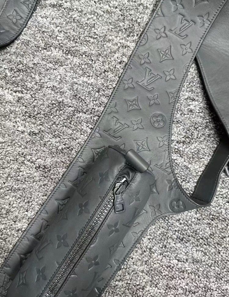 Louis Vuitton Louis Vuitton LV leather presbyopia tactical waistcoat Size US M / EU 48-50 / 2 - 2 Thumbnail