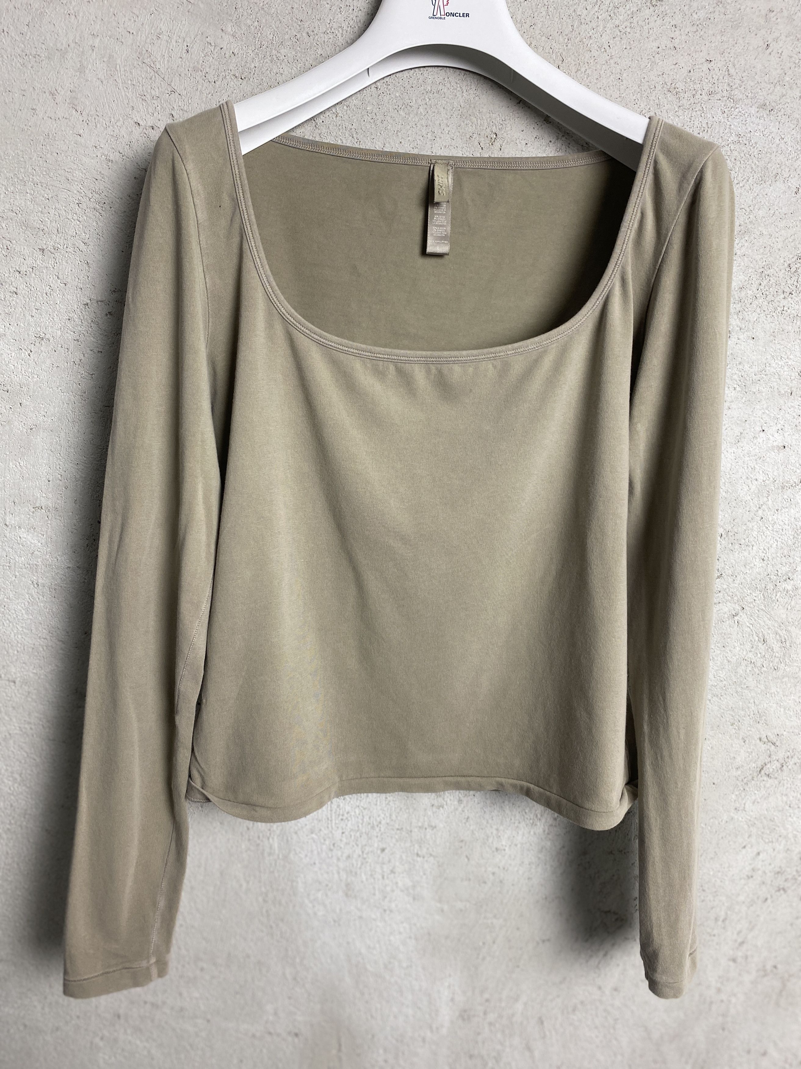 SKIMS Skims long sleeve t-shirt top casual Size L / US 10 / IT 46 - 1 Thumbnail