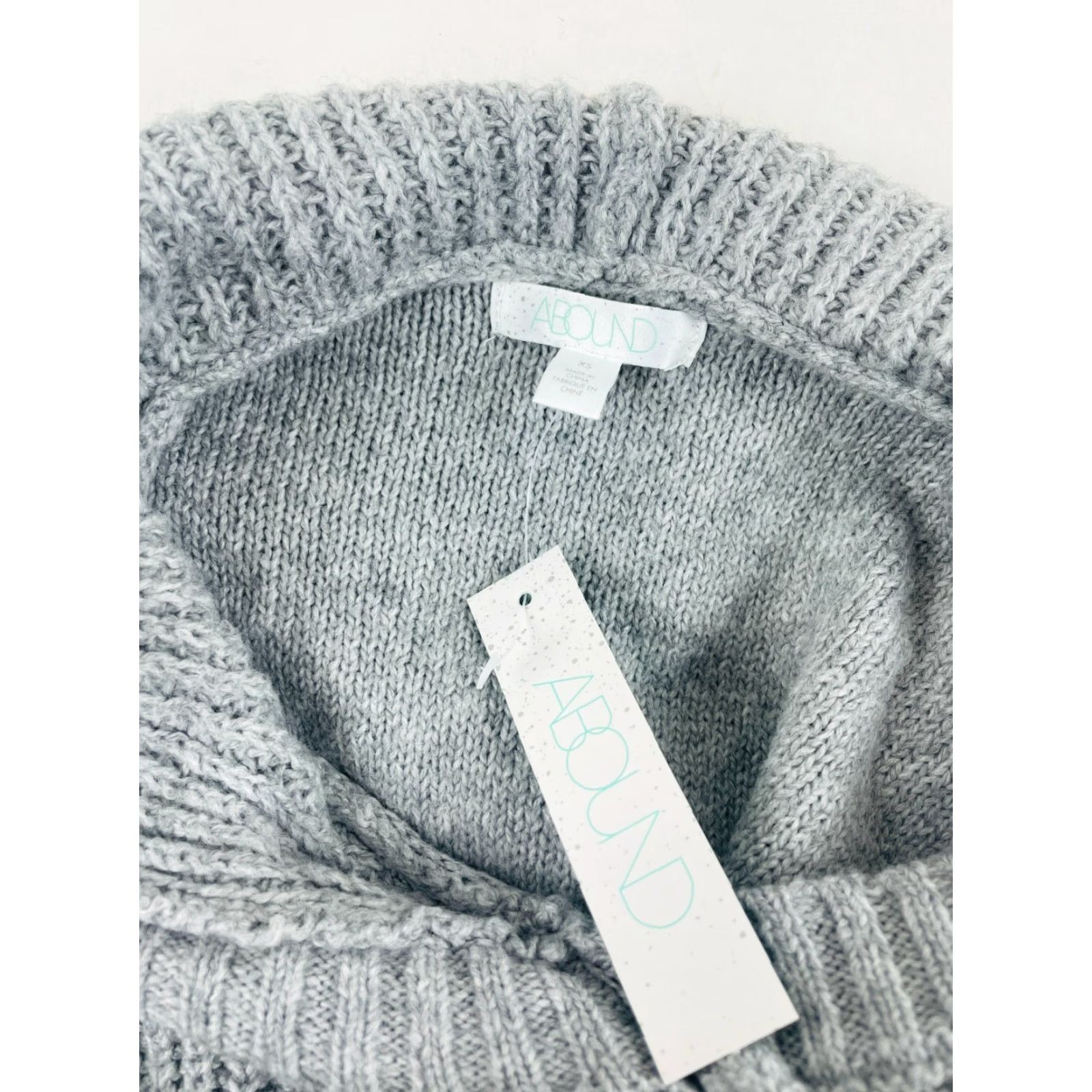 Vintage ABOUND Sweater Women's XS Gray Hooded V-Cutout Long Sleeve Size XS / US 0-2 / IT 36-38 - 6 Thumbnail