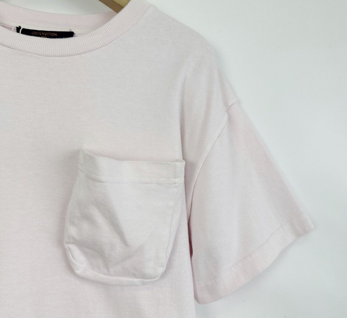 Louis Vuitton Louis Vuitton Pink Chest Pocket Short Sleeve T-shirt K12 Size XS / US 0-2 / IT 36-38 - 5 Thumbnail