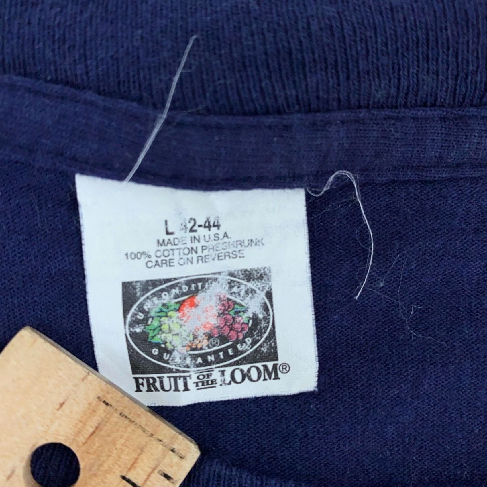 Fruit Of The Loom VINTAGE Fruit of the Loom Navy Blue Pocket Shirt Mens S/M Crew Neck Short Sleeve Cotton T-Shirt USA Blank Tee Pocketed All Seasons Size US S / EU 44-46 / 1 - 8 Thumbnail